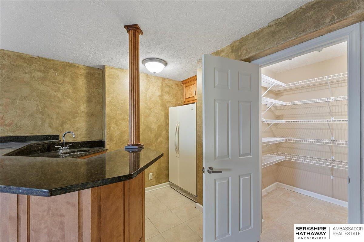 Omaha, Nebraska 68022, United States, 5 Bedrooms Bedrooms, ,4 BathroomsBathrooms,Residential,Pending,107668