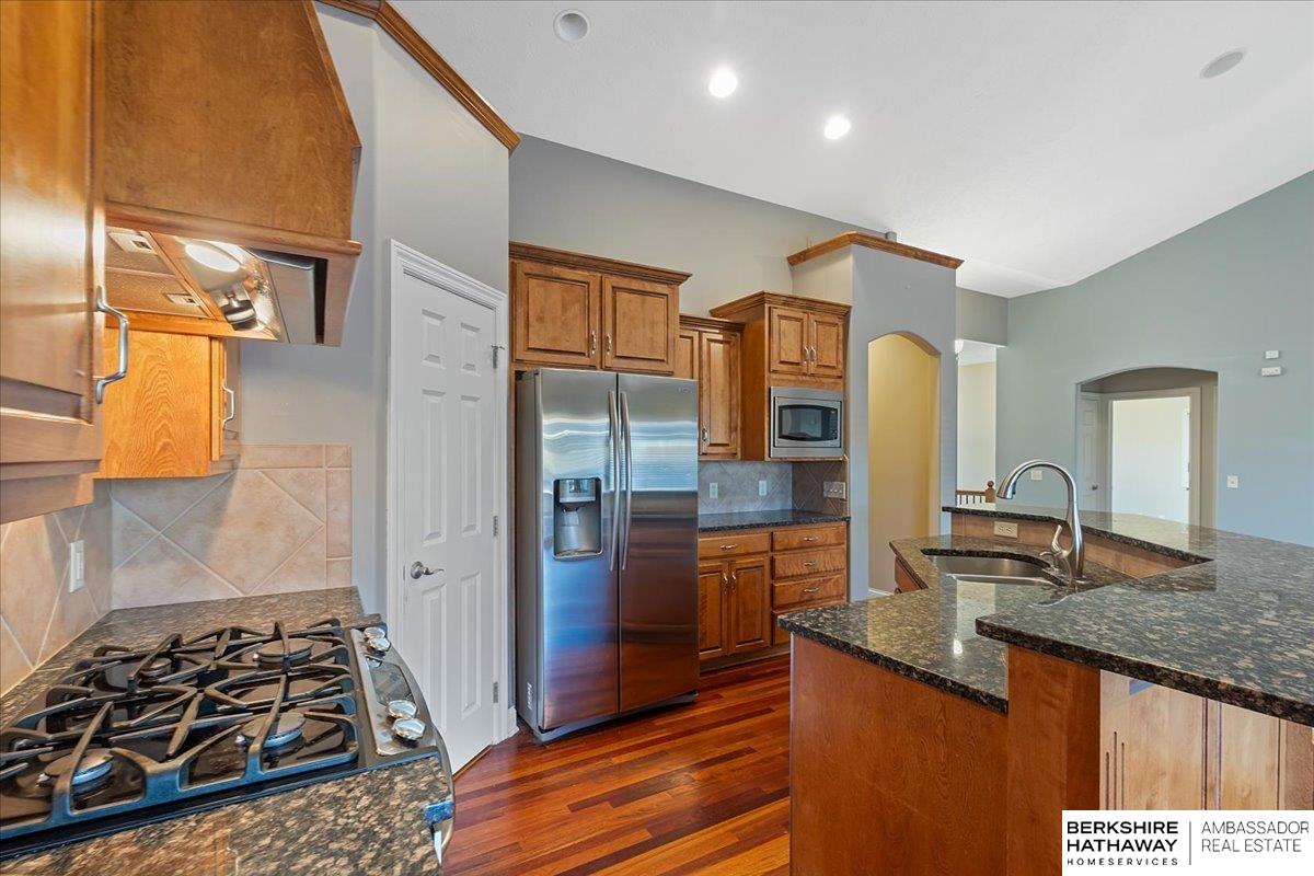 Omaha, Nebraska 68022, United States, 5 Bedrooms Bedrooms, ,4 BathroomsBathrooms,Residential,Pending,107668