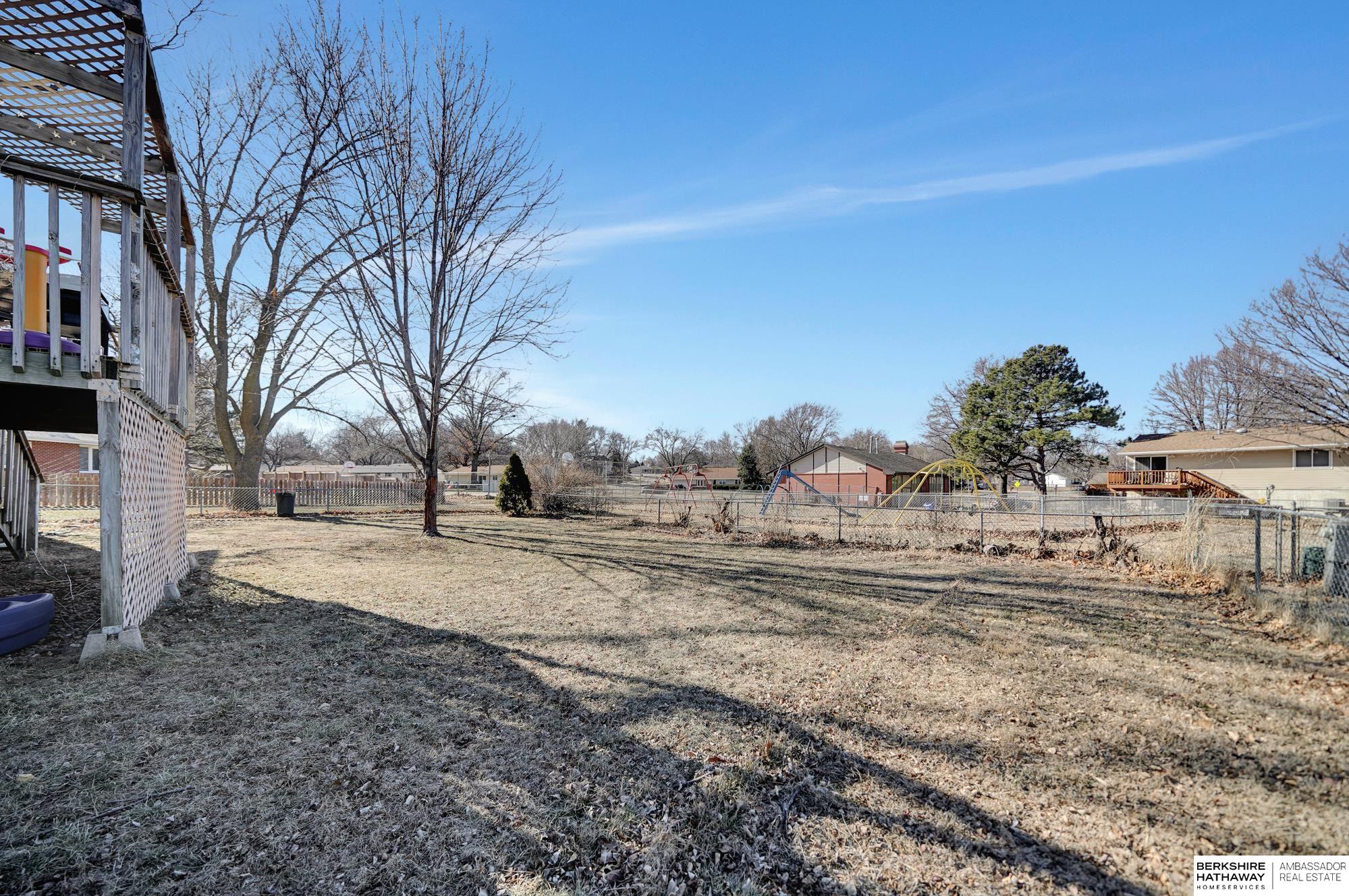 Lincoln, Nebraska 68512, United States, 3 Bedrooms Bedrooms, ,3 BathroomsBathrooms,Residential,Pending,12457
