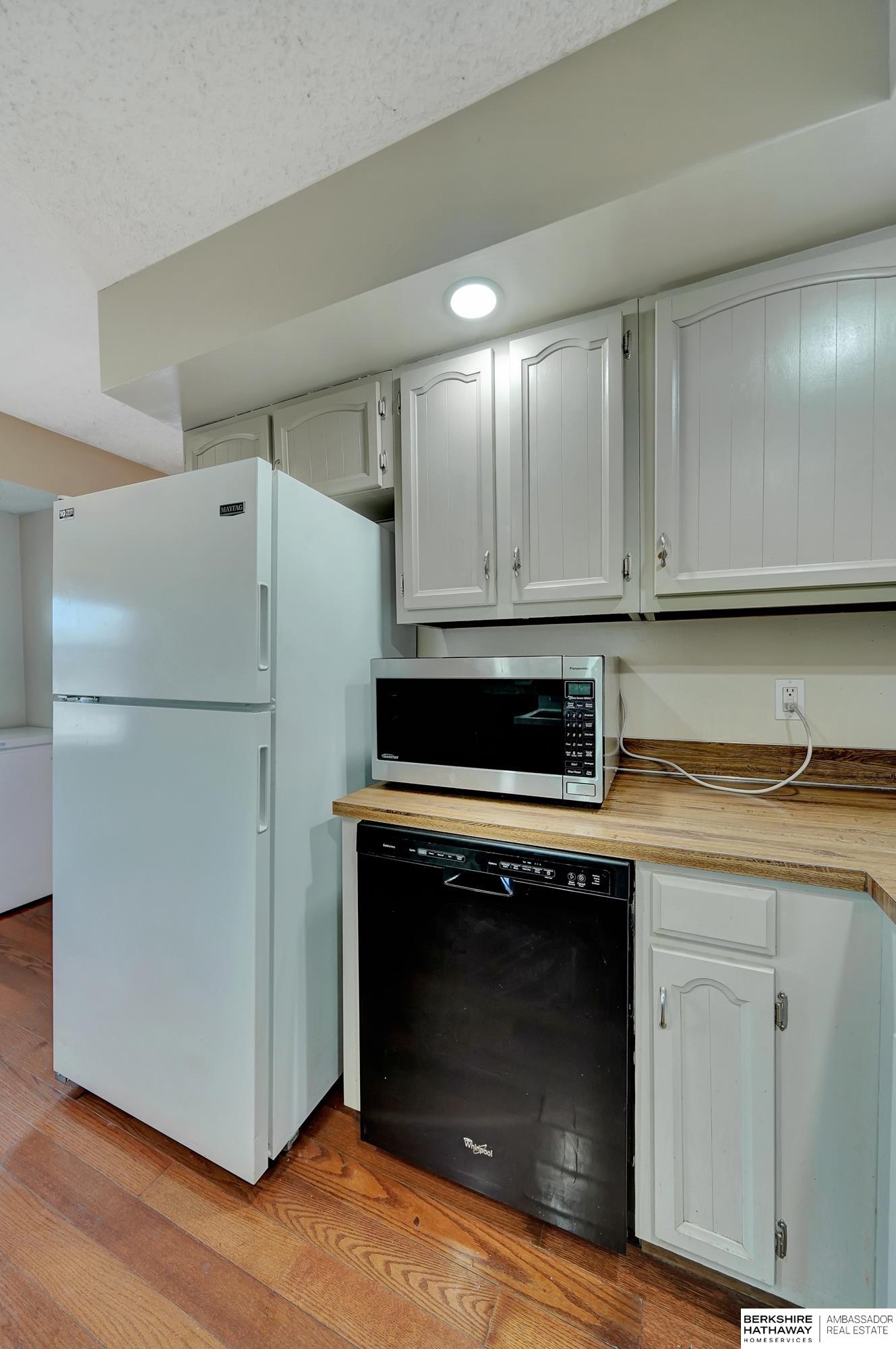 Lincoln, Nebraska 68512, United States, 3 Bedrooms Bedrooms, ,3 BathroomsBathrooms,Residential,Pending,12457