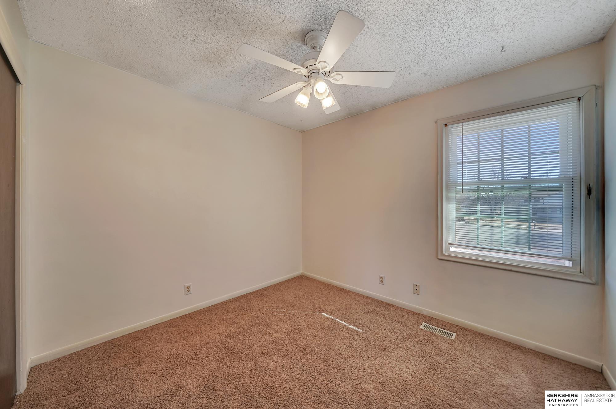 Lincoln, Nebraska 68512, United States, 3 Bedrooms Bedrooms, ,3 BathroomsBathrooms,Residential,Pending,12457