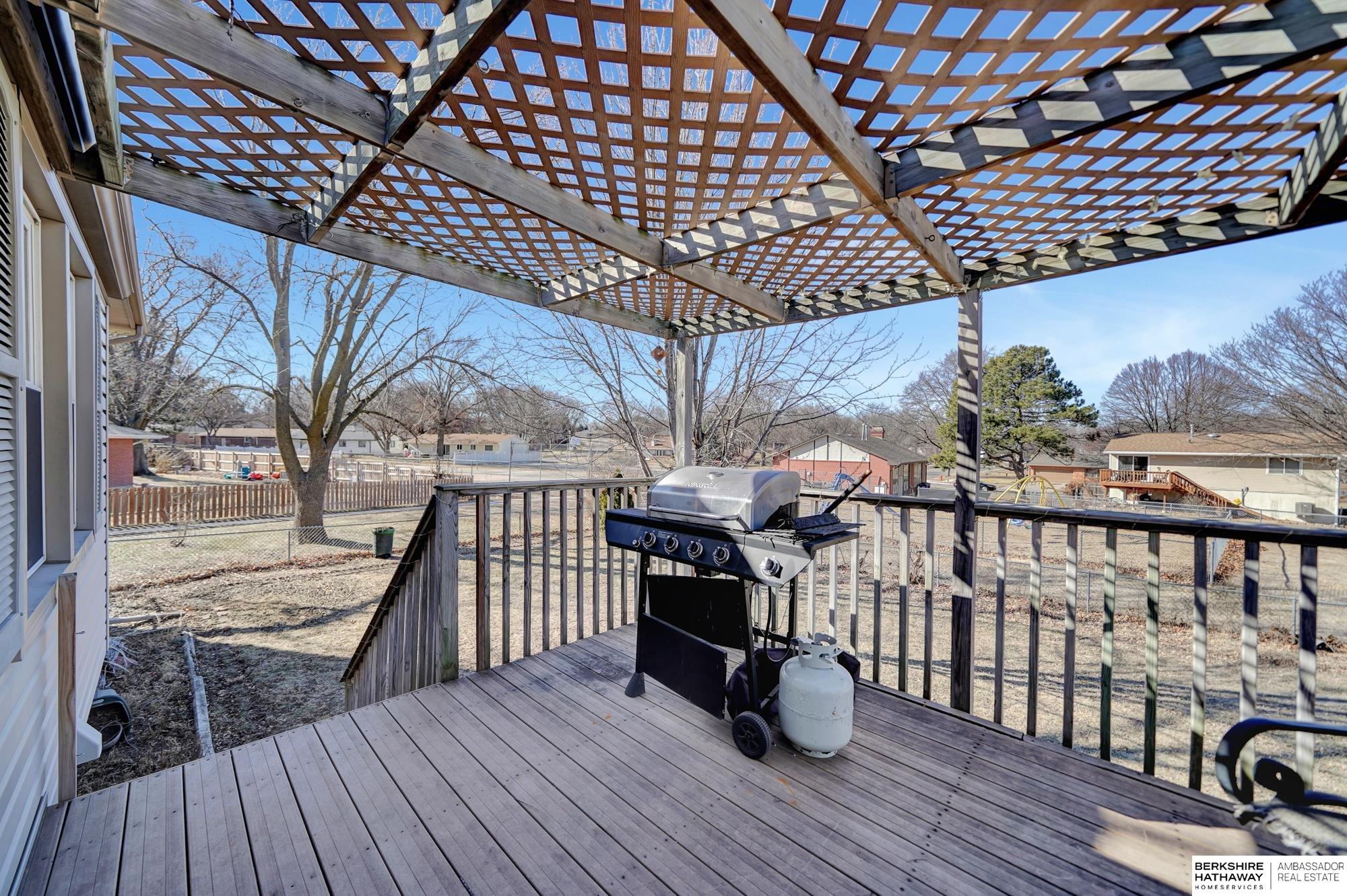 Lincoln, Nebraska 68512, United States, 3 Bedrooms Bedrooms, ,3 BathroomsBathrooms,Residential,Pending,12457