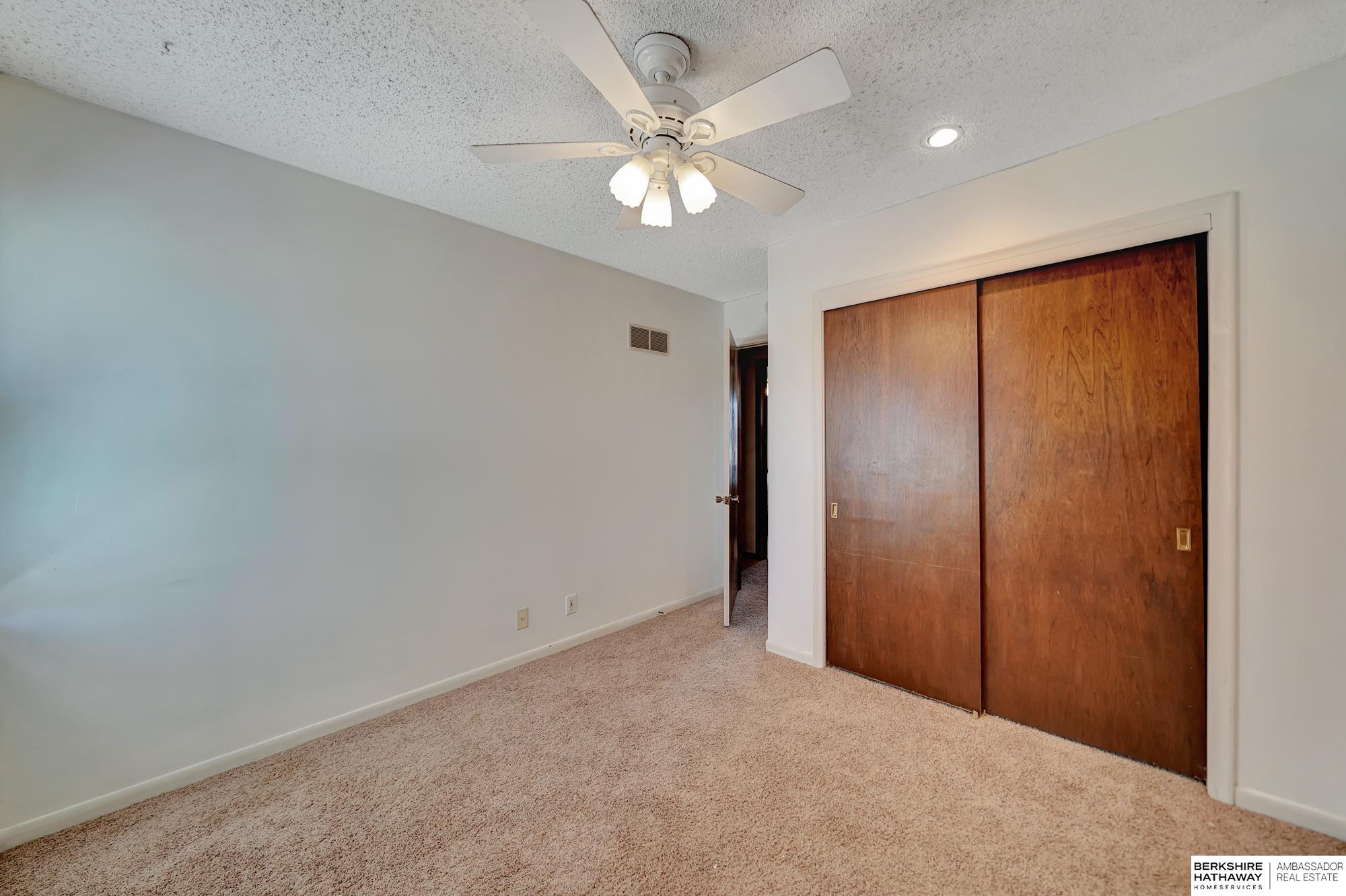 Lincoln, Nebraska 68512, United States, 3 Bedrooms Bedrooms, ,3 BathroomsBathrooms,Residential,Pending,12457