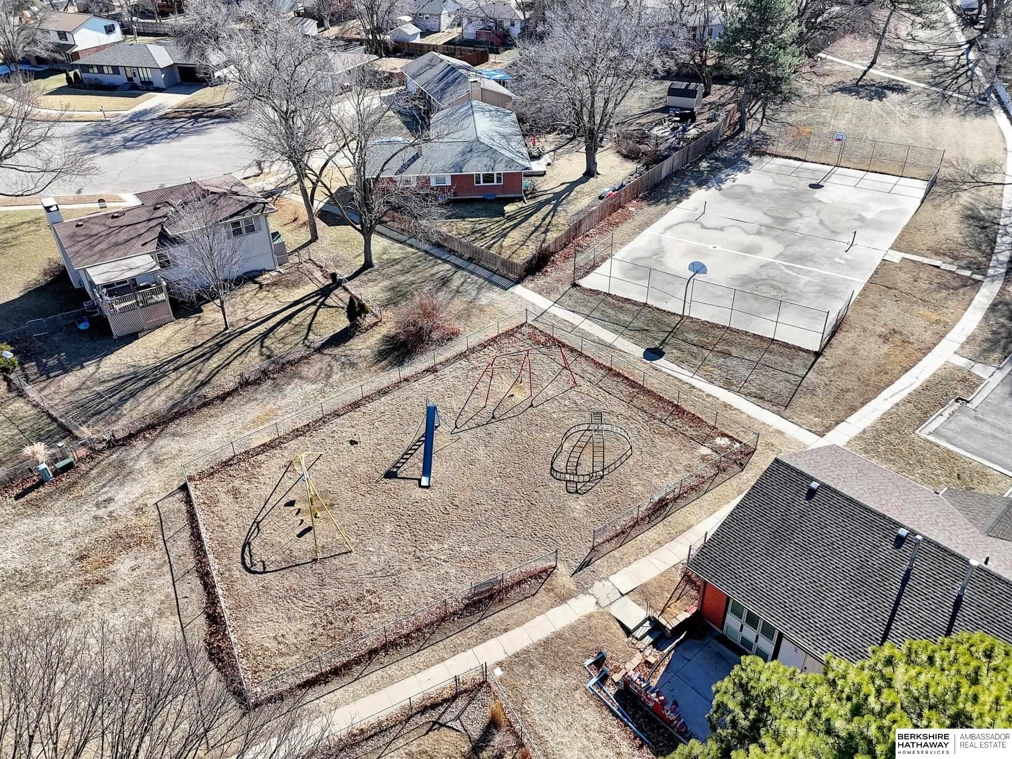 Lincoln, Nebraska 68512, United States, 3 Bedrooms Bedrooms, ,3 BathroomsBathrooms,Residential,Pending,12457