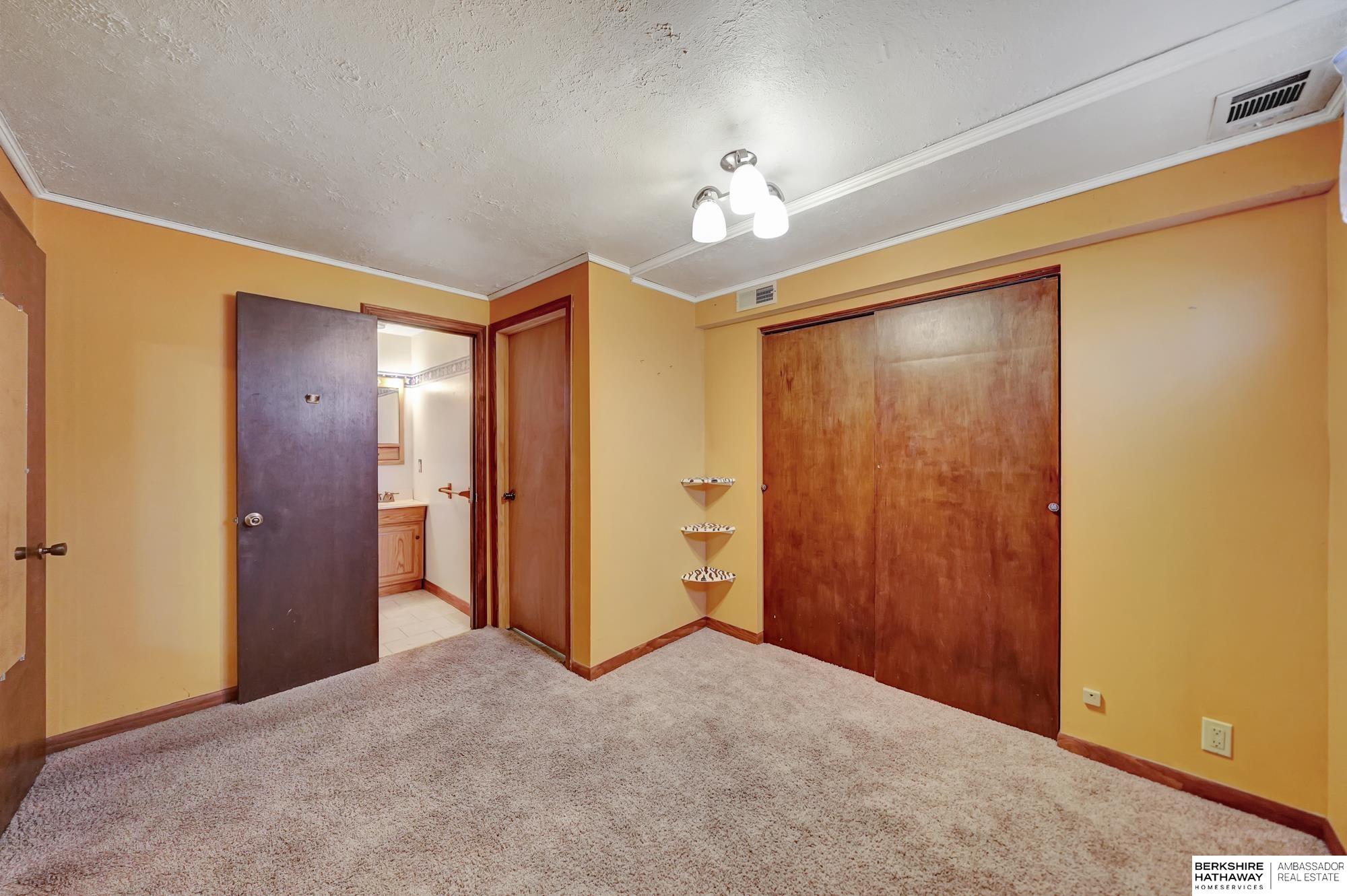 Lincoln, Nebraska 68512, United States, 3 Bedrooms Bedrooms, ,3 BathroomsBathrooms,Residential,Pending,12457