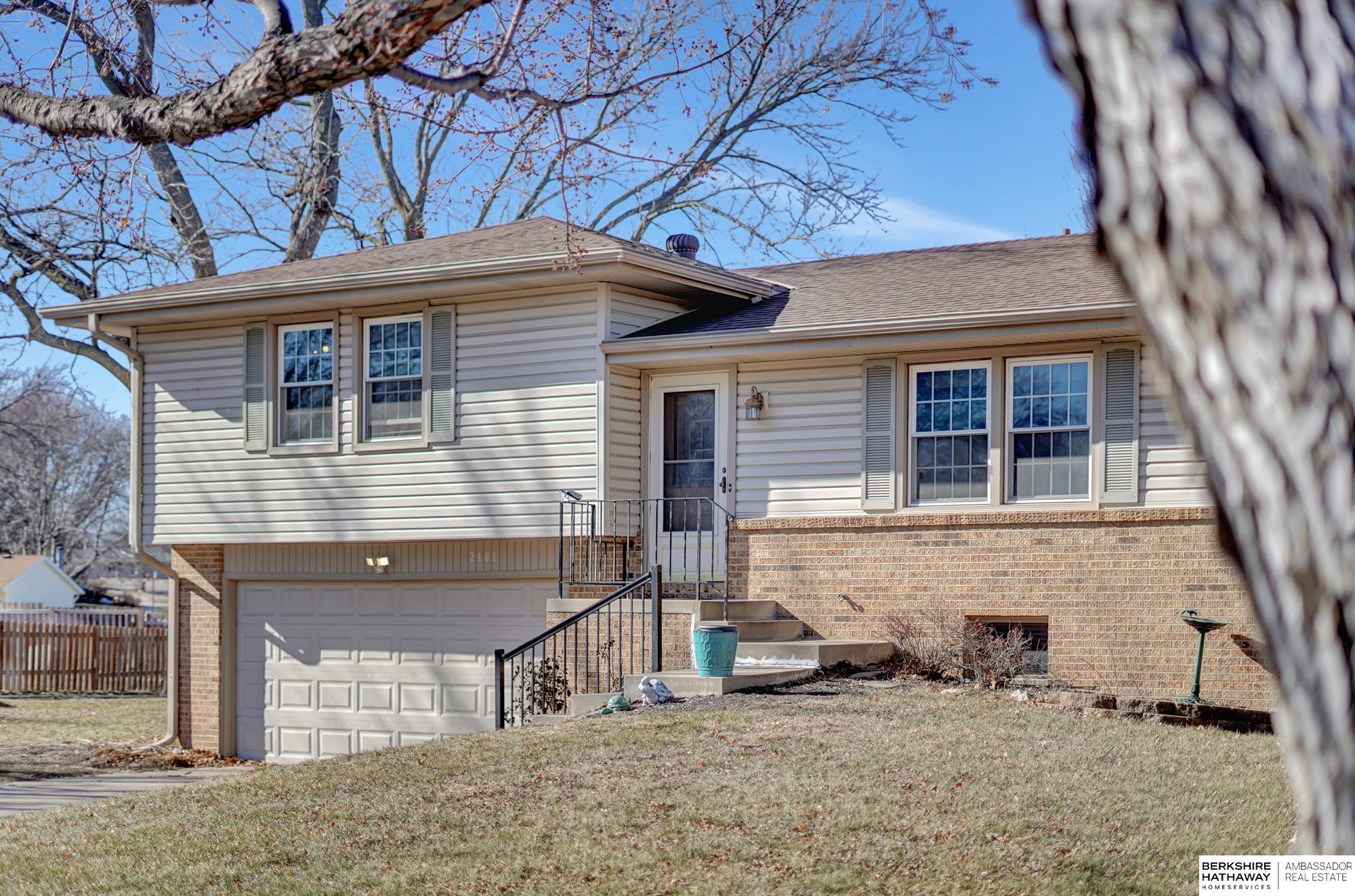 Lincoln, Nebraska 68512, United States, 3 Bedrooms Bedrooms, ,3 BathroomsBathrooms,Residential,Pending,12457