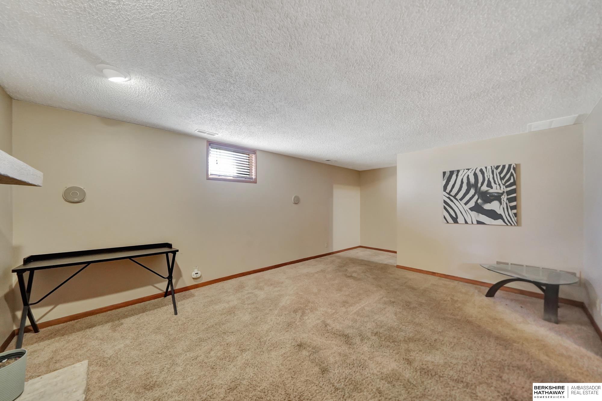 Lincoln, Nebraska 68512, United States, 3 Bedrooms Bedrooms, ,3 BathroomsBathrooms,Residential,Pending,12457