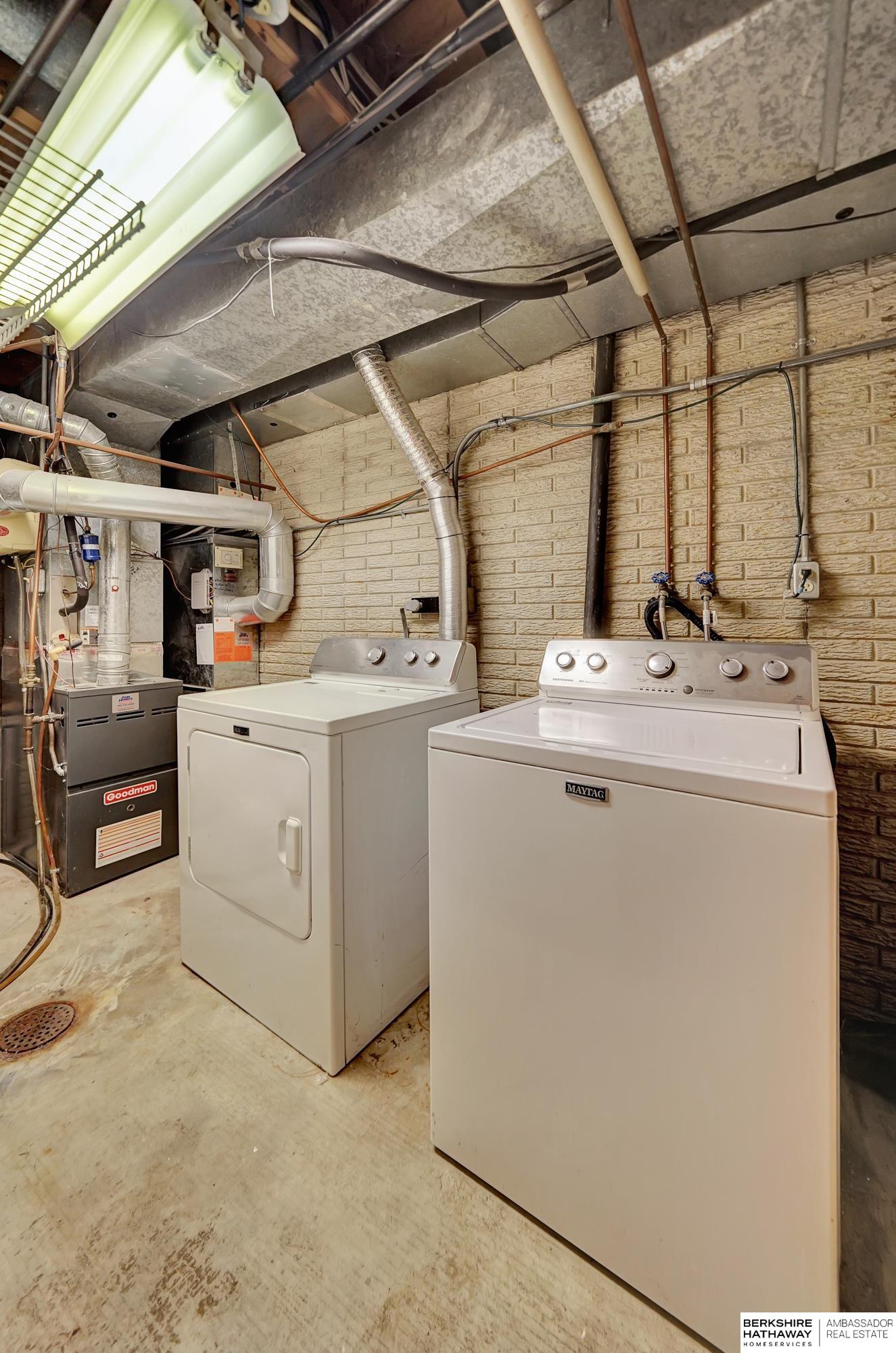 Lincoln, Nebraska 68512, United States, 3 Bedrooms Bedrooms, ,3 BathroomsBathrooms,Residential,Pending,12457