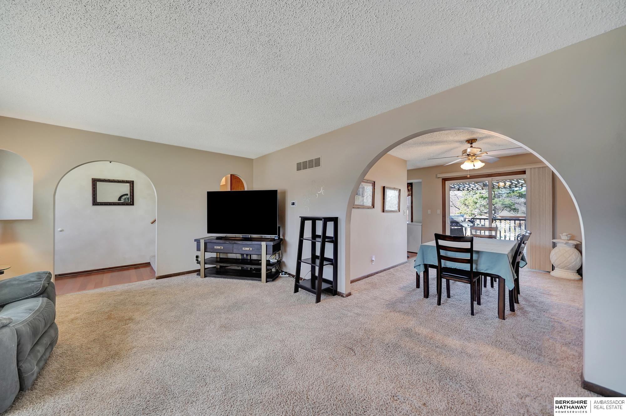 Lincoln, Nebraska 68512, United States, 3 Bedrooms Bedrooms, ,3 BathroomsBathrooms,Residential,Pending,12457