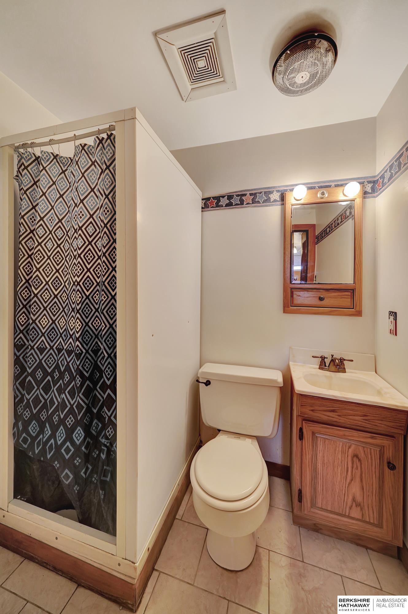 Lincoln, Nebraska 68512, United States, 3 Bedrooms Bedrooms, ,3 BathroomsBathrooms,Residential,Pending,12457