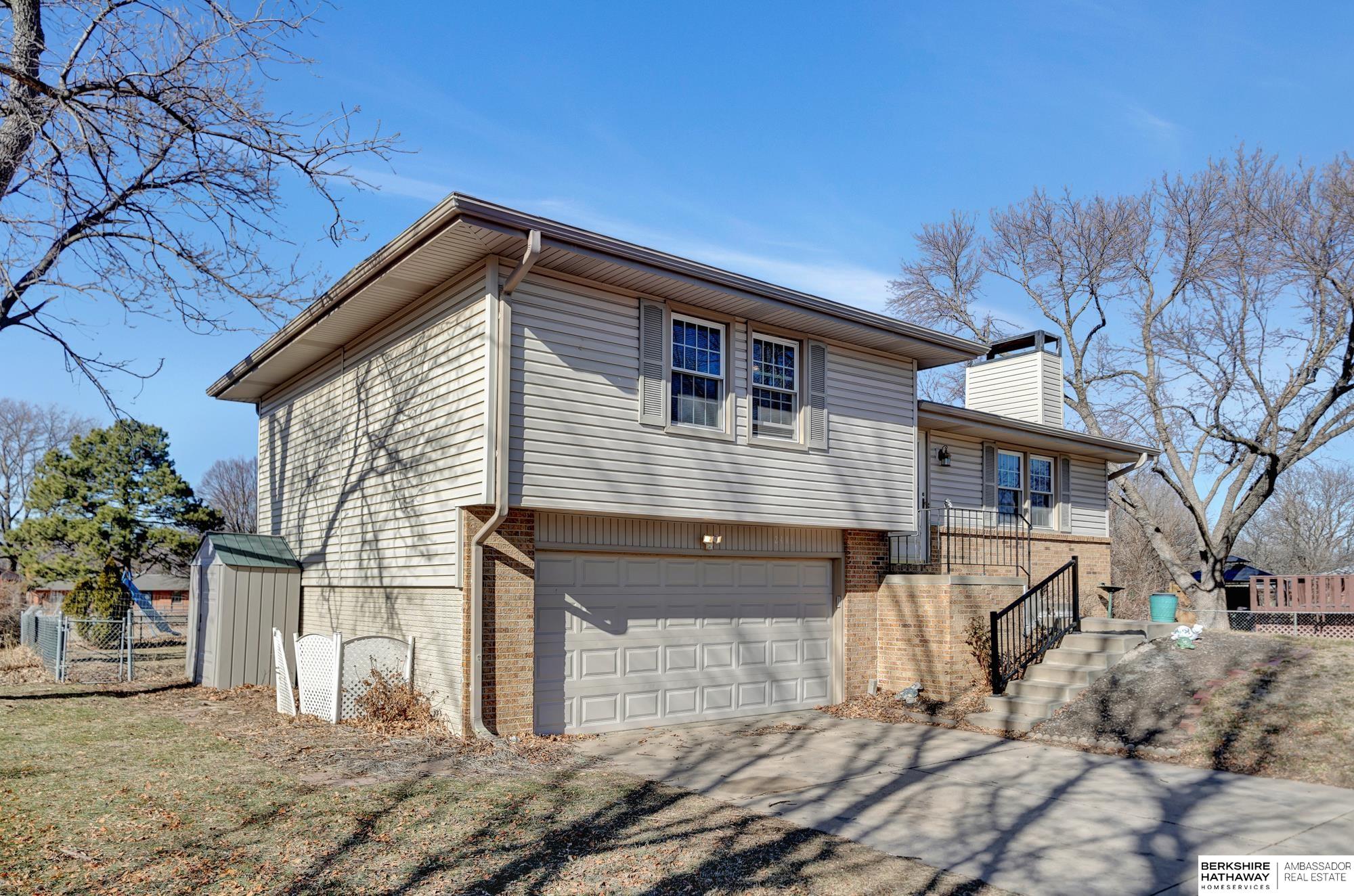 Lincoln, Nebraska 68512, United States, 3 Bedrooms Bedrooms, ,3 BathroomsBathrooms,Residential,Pending,12457