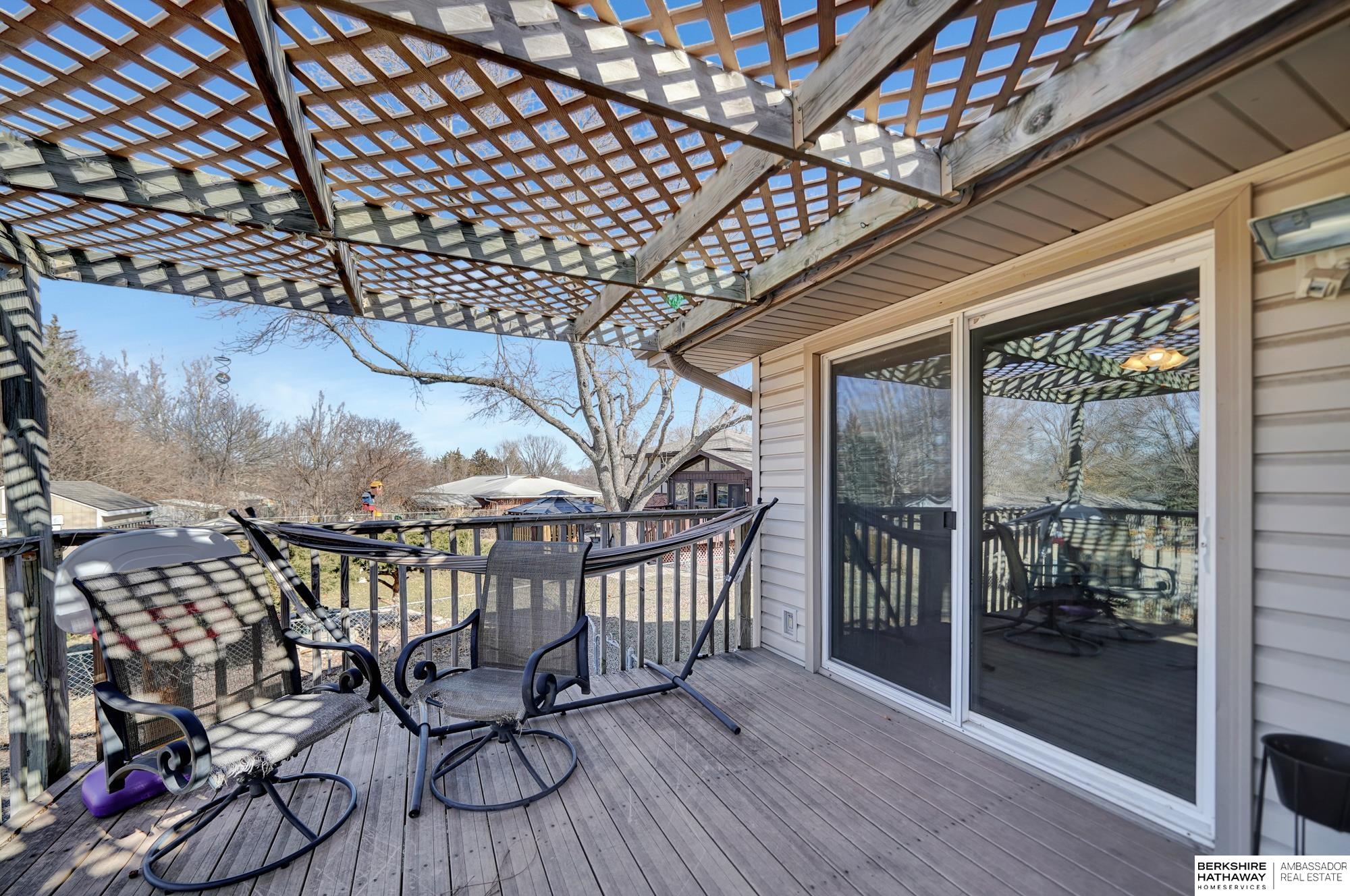 Lincoln, Nebraska 68512, United States, 3 Bedrooms Bedrooms, ,3 BathroomsBathrooms,Residential,Pending,12457