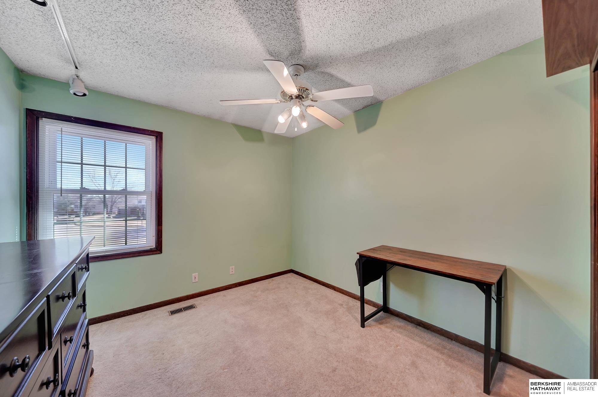 Lincoln, Nebraska 68512, United States, 3 Bedrooms Bedrooms, ,3 BathroomsBathrooms,Residential,Pending,12457