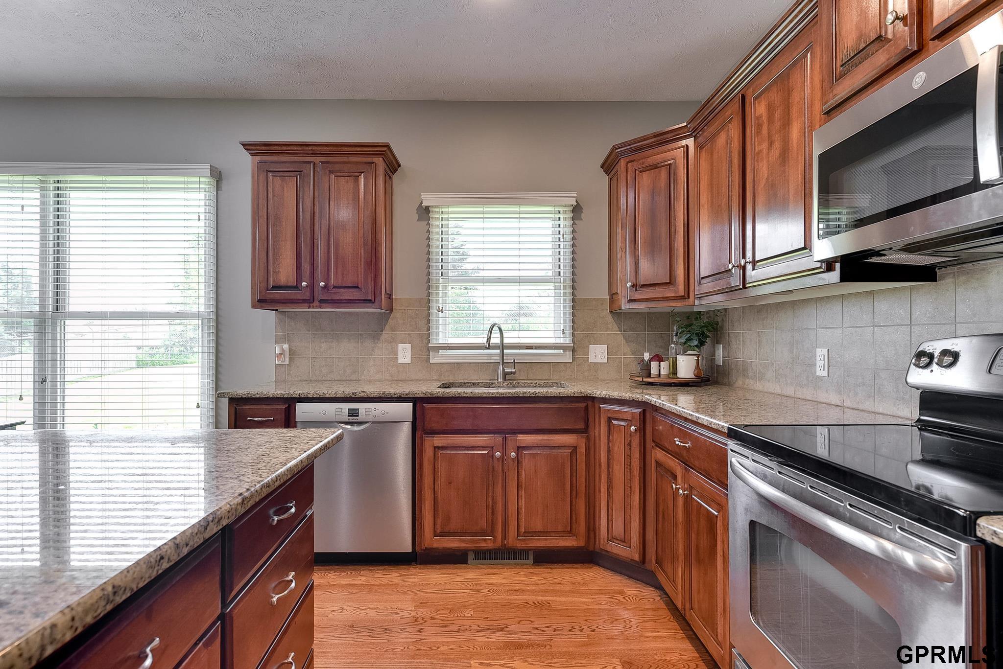 Omaha, Nebraska 68130, United States, 5 Bedrooms Bedrooms, ,4 BathroomsBathrooms,Residential,Pending,23406