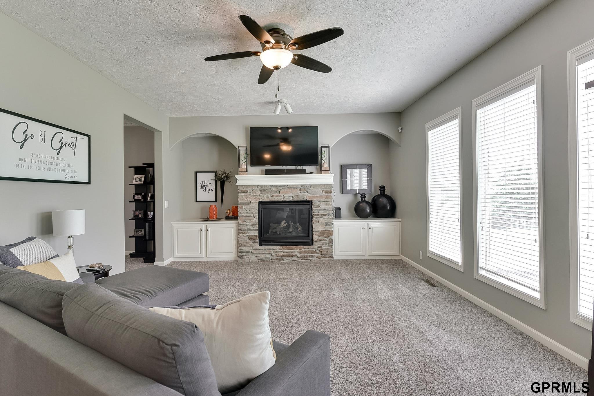 Omaha, Nebraska 68130, United States, 5 Bedrooms Bedrooms, ,4 BathroomsBathrooms,Residential,Pending,23406