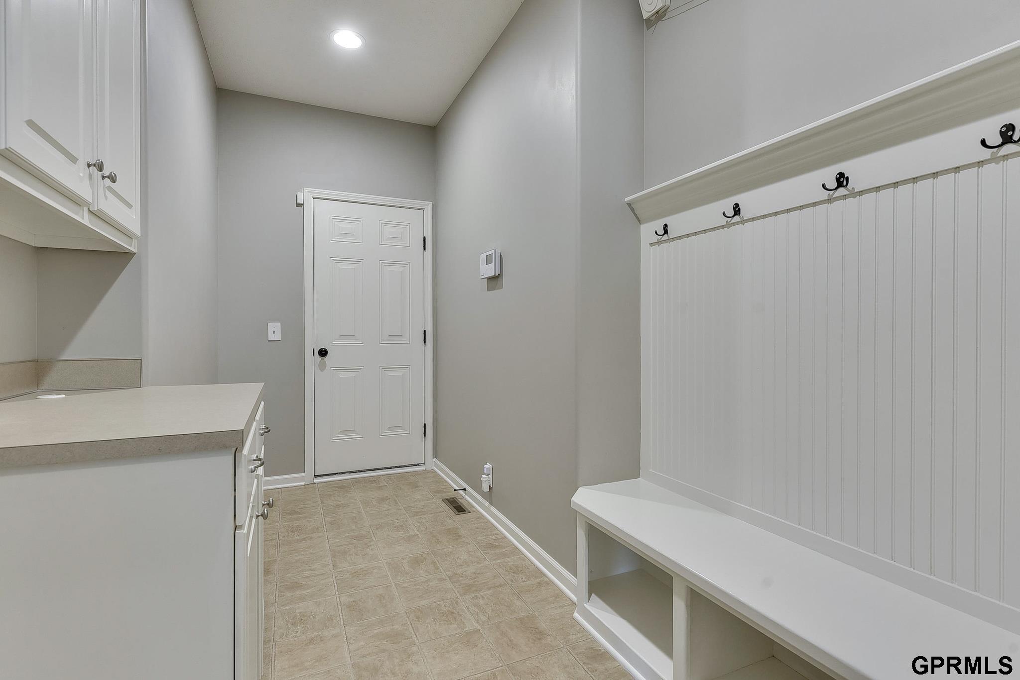 Omaha, Nebraska 68130, United States, 5 Bedrooms Bedrooms, ,4 BathroomsBathrooms,Residential,Pending,23406