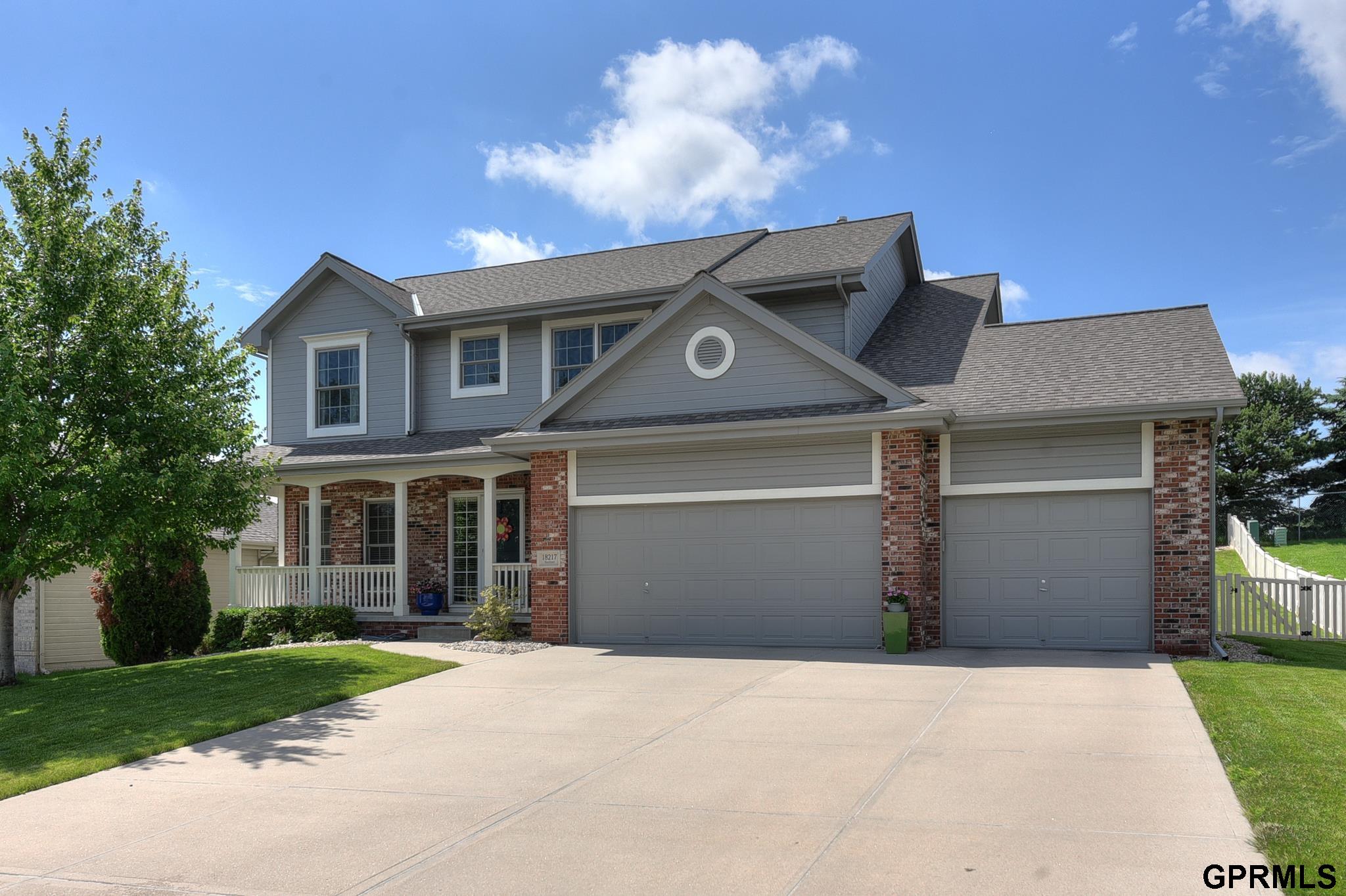 Omaha, Nebraska 68130, United States, 5 Bedrooms Bedrooms, ,4 BathroomsBathrooms,Residential,Pending,23406