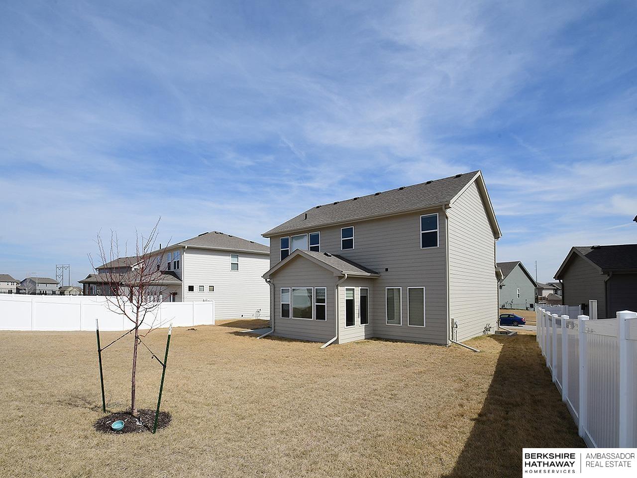 Omaha, Nebraska 68136, United States, 4 Bedrooms Bedrooms, ,2 BathroomsBathrooms,Residential,Active,102236