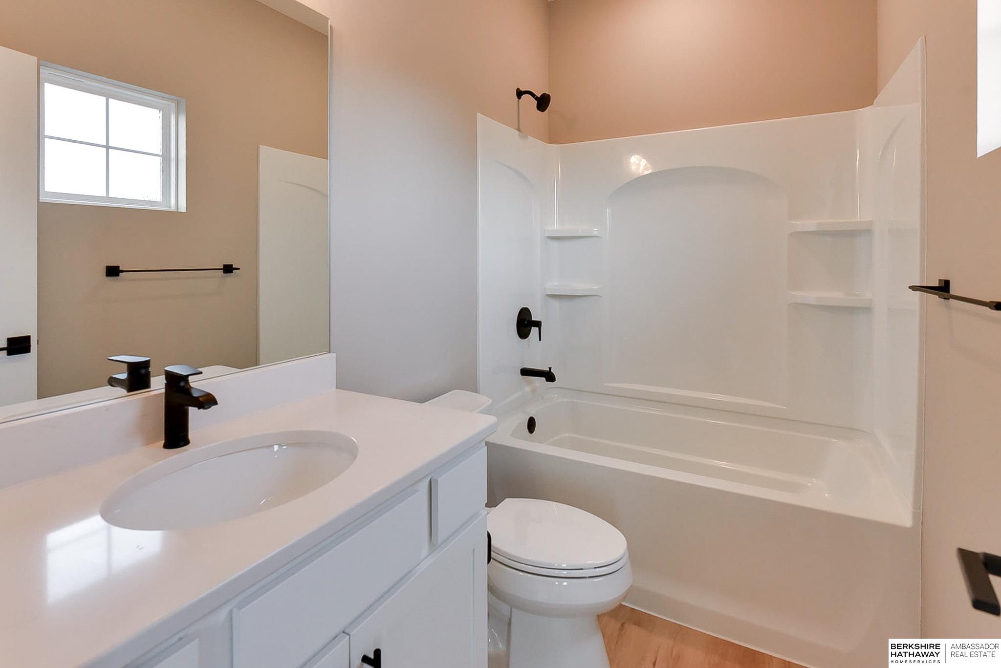 Omaha, Nebraska 68108, United States, 2 Bedrooms Bedrooms, ,3 BathroomsBathrooms,Residential,Active,94886