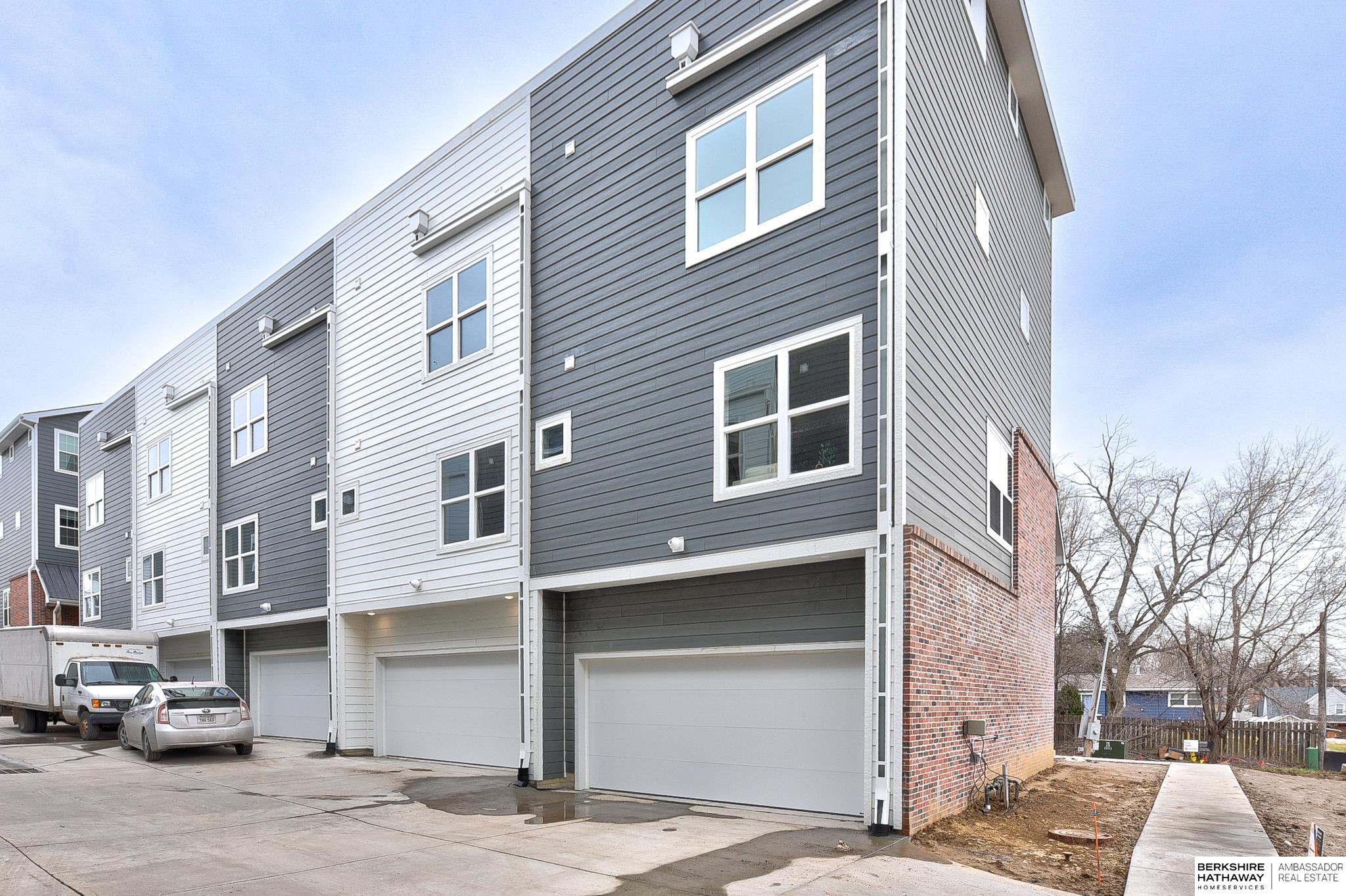 Omaha, Nebraska 68108, United States, 2 Bedrooms Bedrooms, ,3 BathroomsBathrooms,Residential,Active,94886