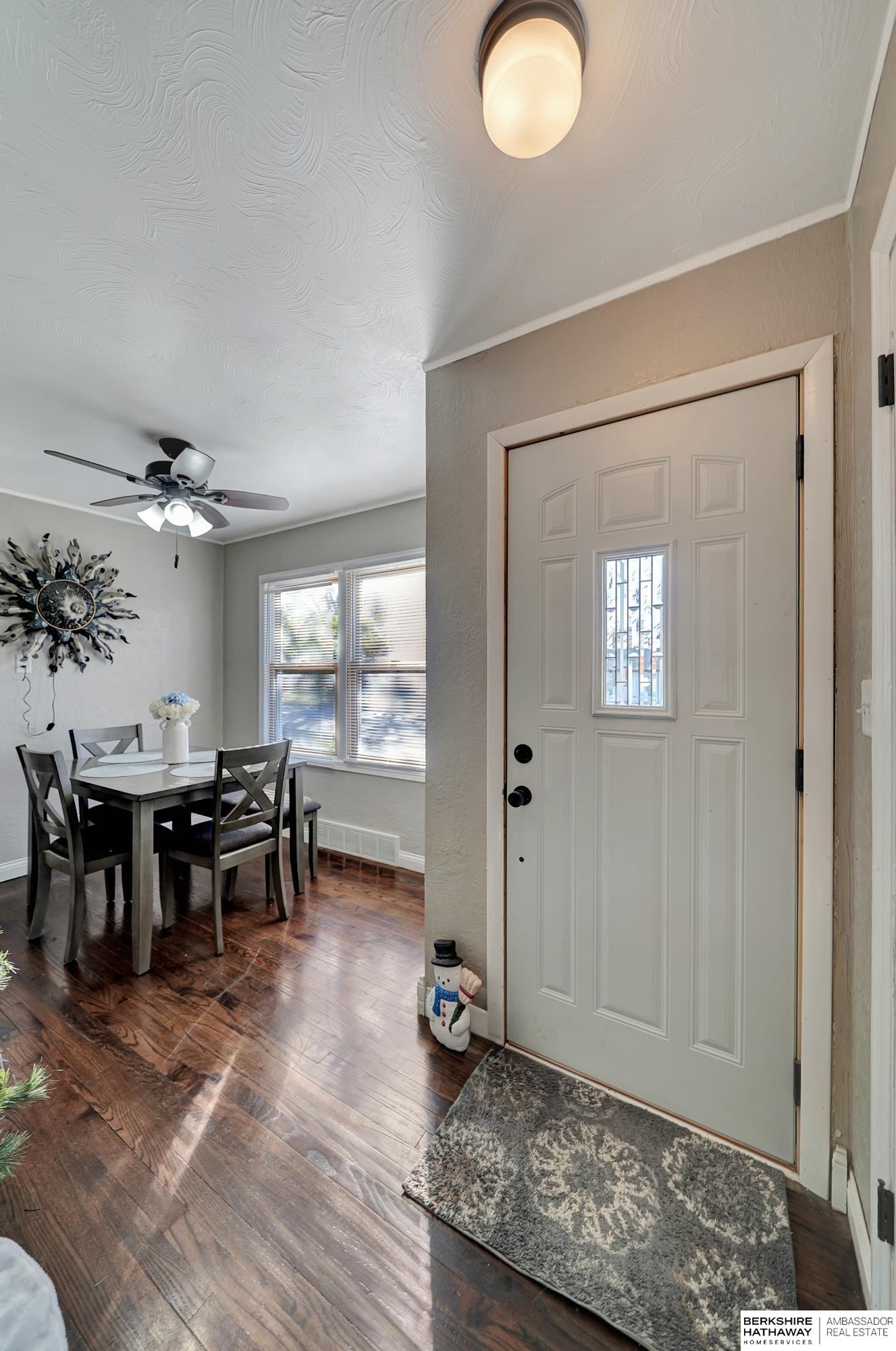 Lincoln, Nebraska 68506, United States, 3 Bedrooms Bedrooms, ,2 BathroomsBathrooms,Residential,Active,20180