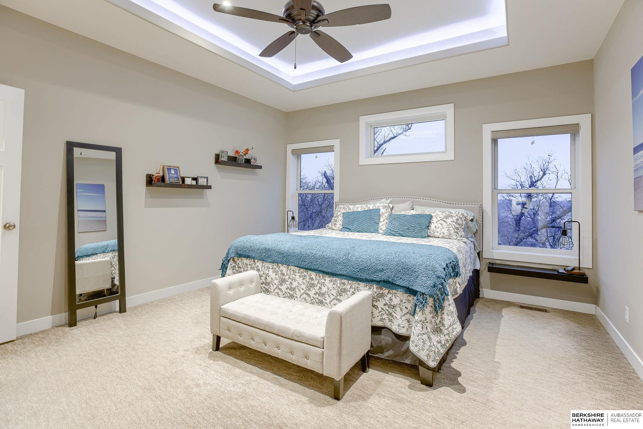 Louisville, Nebraska 68037, United States, 5 Bedrooms Bedrooms, ,3 BathroomsBathrooms,Residential,Pending,83648