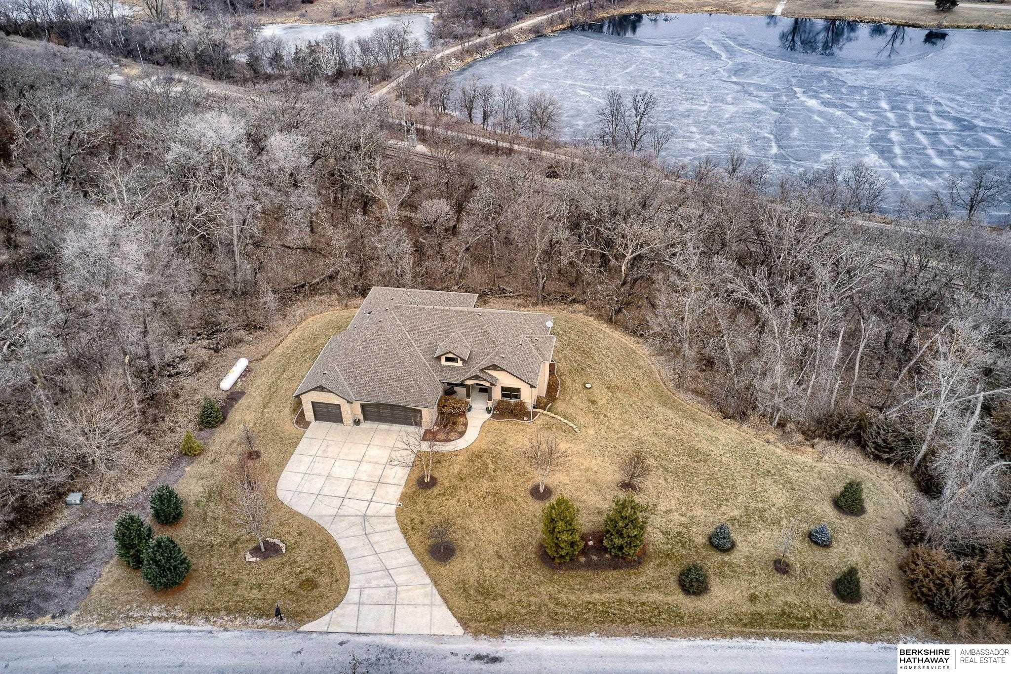 Louisville, Nebraska 68037, United States, 5 Bedrooms Bedrooms, ,3 BathroomsBathrooms,Residential,Pending,83648