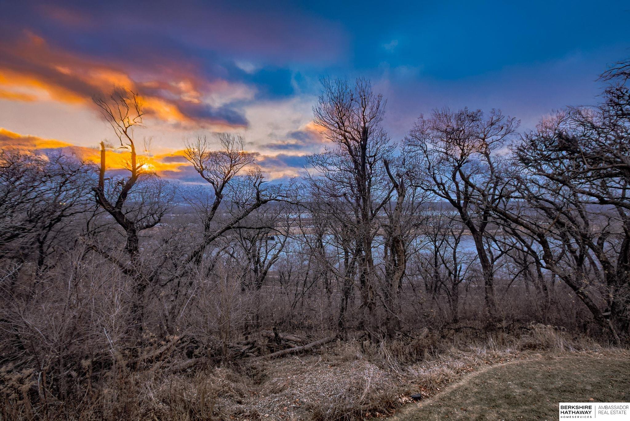 Louisville, Nebraska 68037, United States, 5 Bedrooms Bedrooms, ,3 BathroomsBathrooms,Residential,Pending,83648