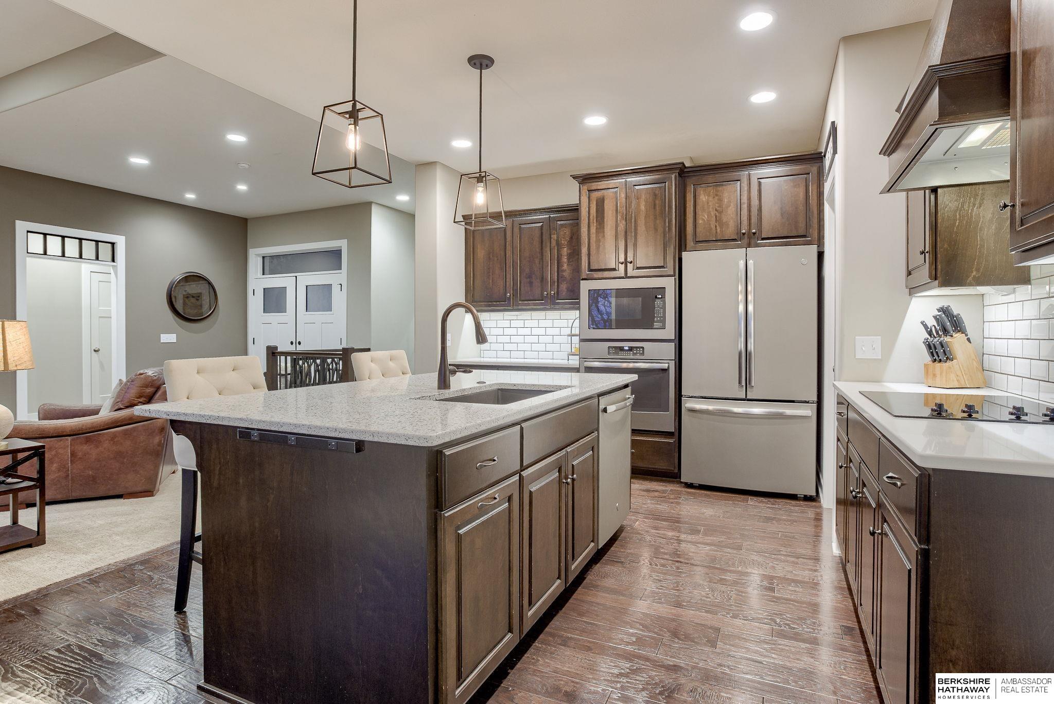 Louisville, Nebraska 68037, United States, 5 Bedrooms Bedrooms, ,3 BathroomsBathrooms,Residential,Pending,83648