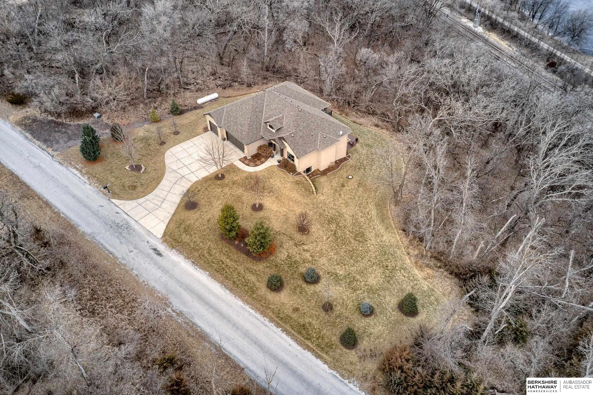 Louisville, Nebraska 68037, United States, 5 Bedrooms Bedrooms, ,3 BathroomsBathrooms,Residential,Pending,83648