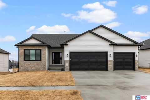 MLS: 22502873