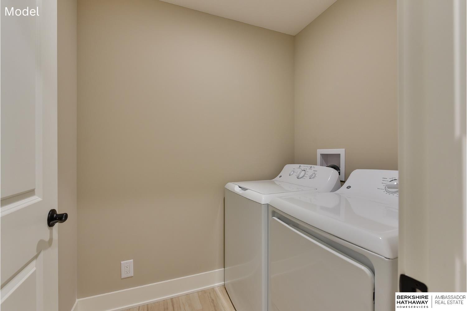 Elkhorn, Nebraska 68022, United States, 2 Bedrooms Bedrooms, ,2 BathroomsBathrooms,Residential,Active,73211