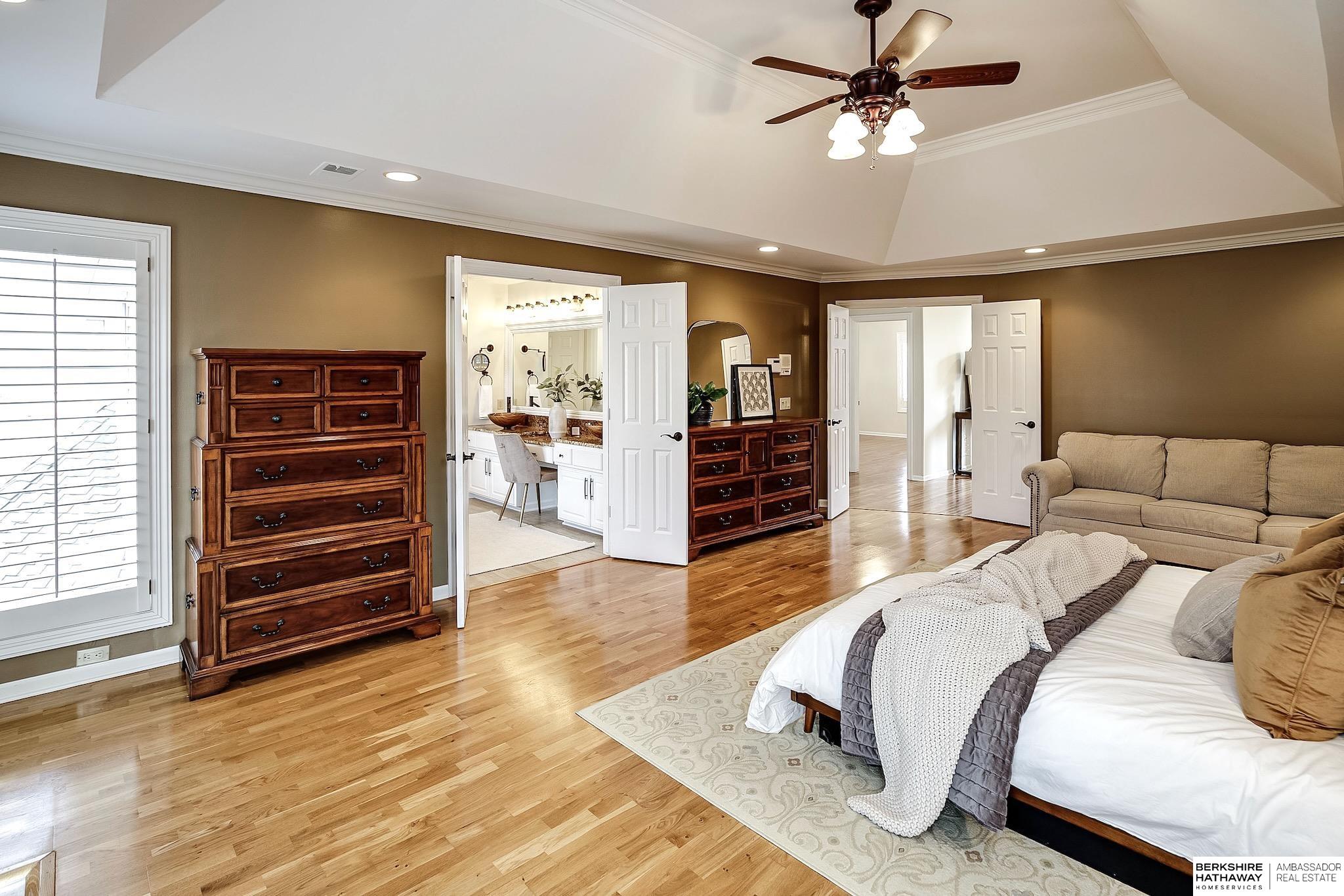 Omaha, Nebraska 68154, United States, 4 Bedrooms Bedrooms, ,5 BathroomsBathrooms,Residential,Pending,11723