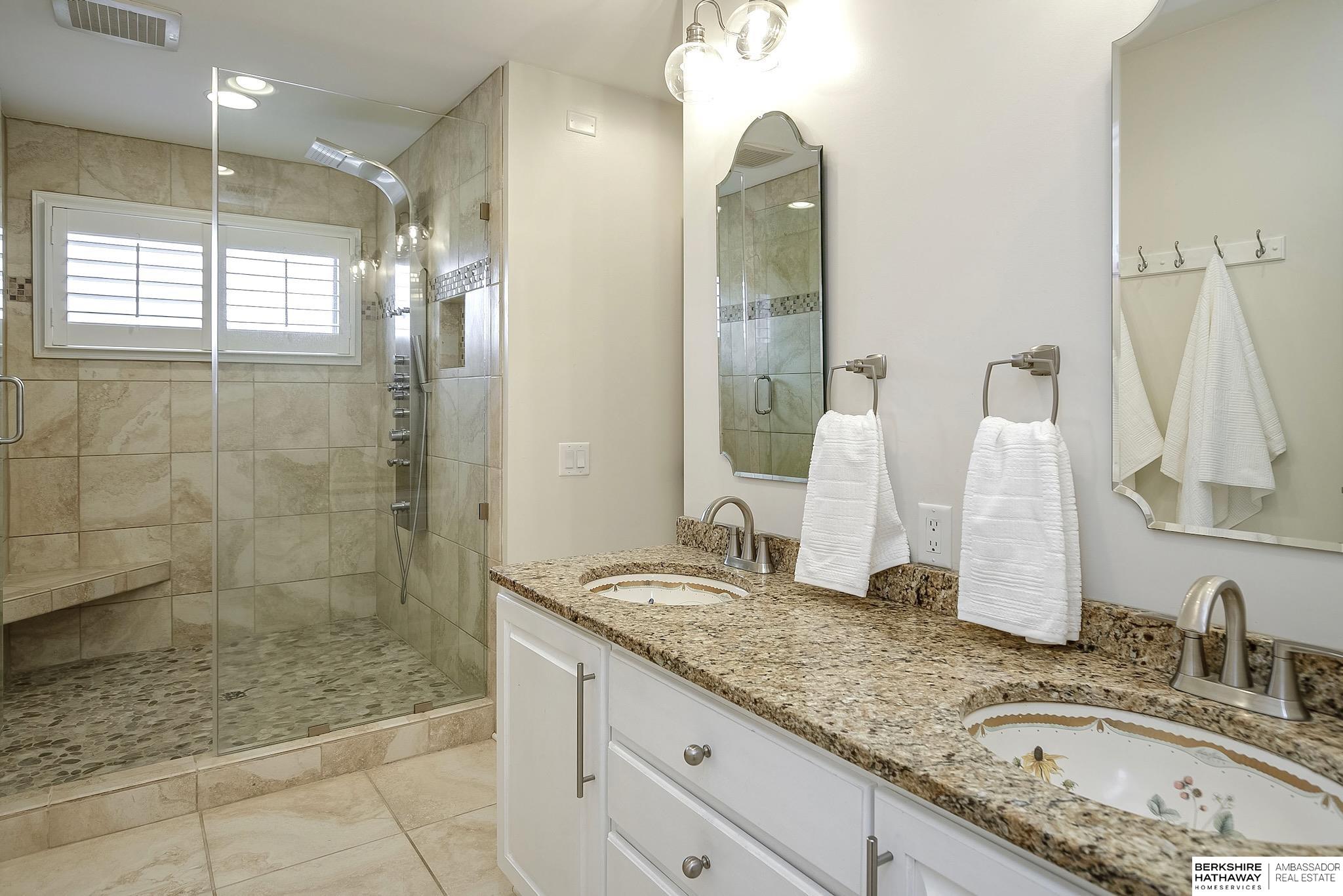 Omaha, Nebraska 68154, United States, 4 Bedrooms Bedrooms, ,5 BathroomsBathrooms,Residential,Pending,11723