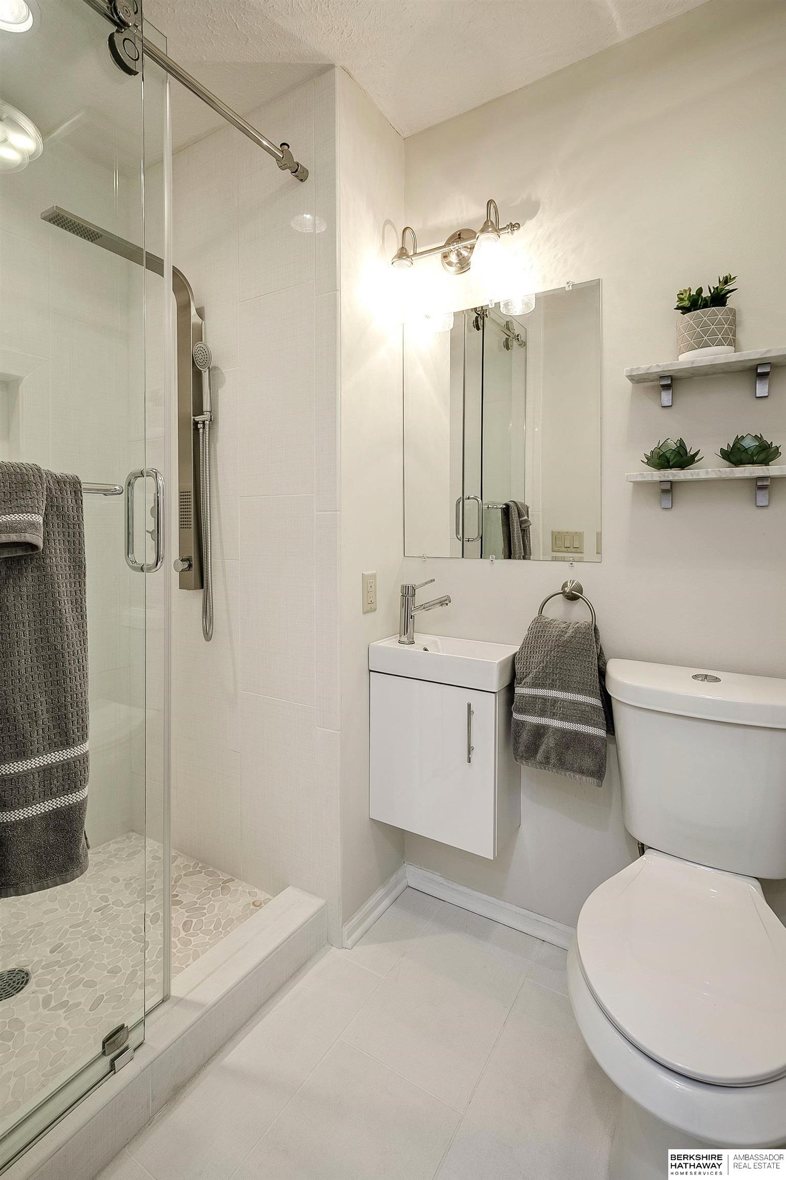 Omaha, Nebraska 68154, United States, 4 Bedrooms Bedrooms, ,5 BathroomsBathrooms,Residential,Pending,11723