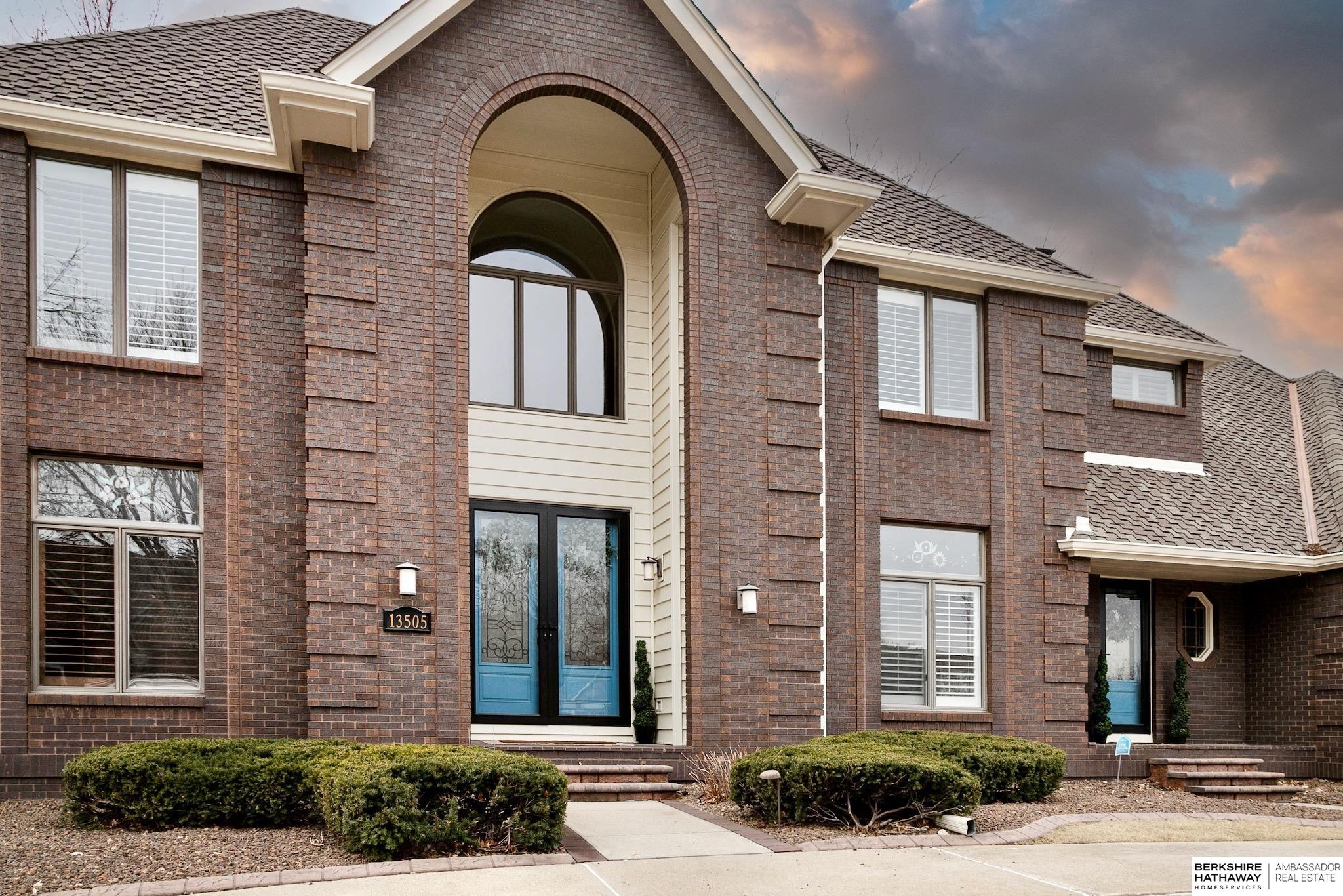 Omaha, Nebraska 68154, United States, 4 Bedrooms Bedrooms, ,5 BathroomsBathrooms,Residential,Pending,11723