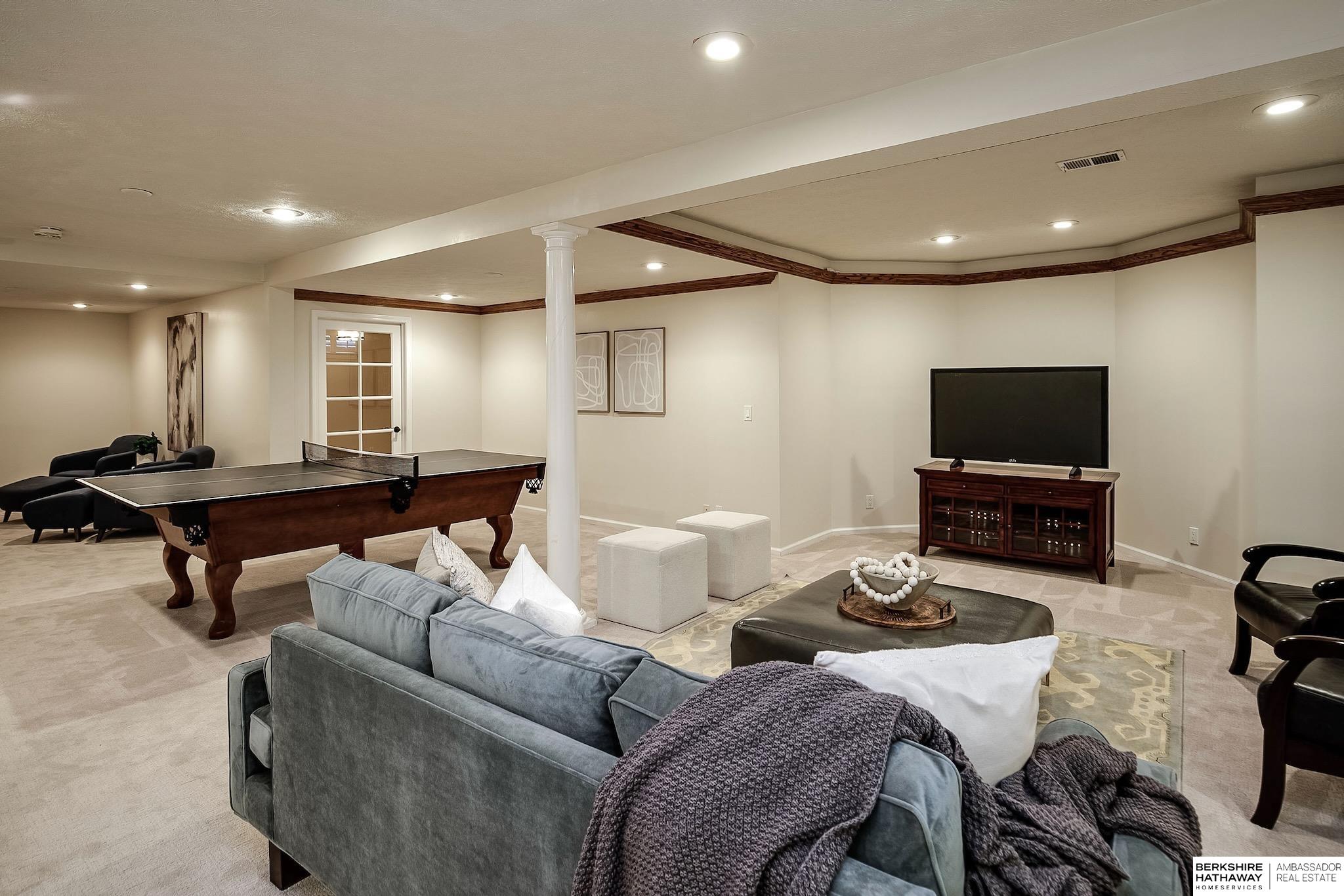 Omaha, Nebraska 68154, United States, 4 Bedrooms Bedrooms, ,5 BathroomsBathrooms,Residential,Pending,11723