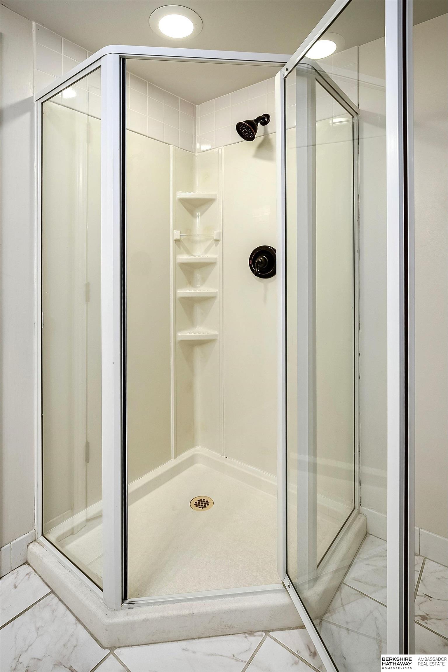 Omaha, Nebraska 68154, United States, 4 Bedrooms Bedrooms, ,5 BathroomsBathrooms,Residential,Pending,11723