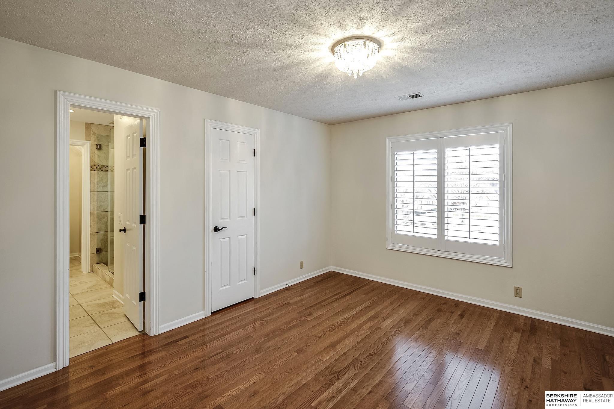 Omaha, Nebraska 68154, United States, 4 Bedrooms Bedrooms, ,5 BathroomsBathrooms,Residential,Pending,11723