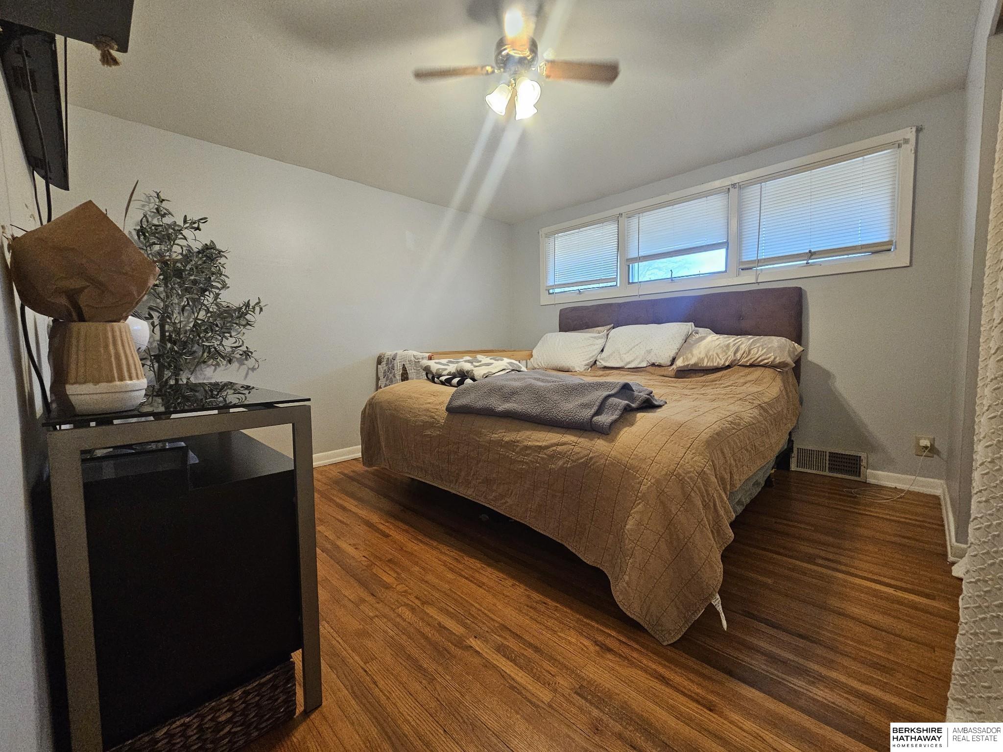 Lincoln, Nebraska 68502, United States, 3 Bedrooms Bedrooms, ,1 BathroomBathrooms,Residential,Pending,17035