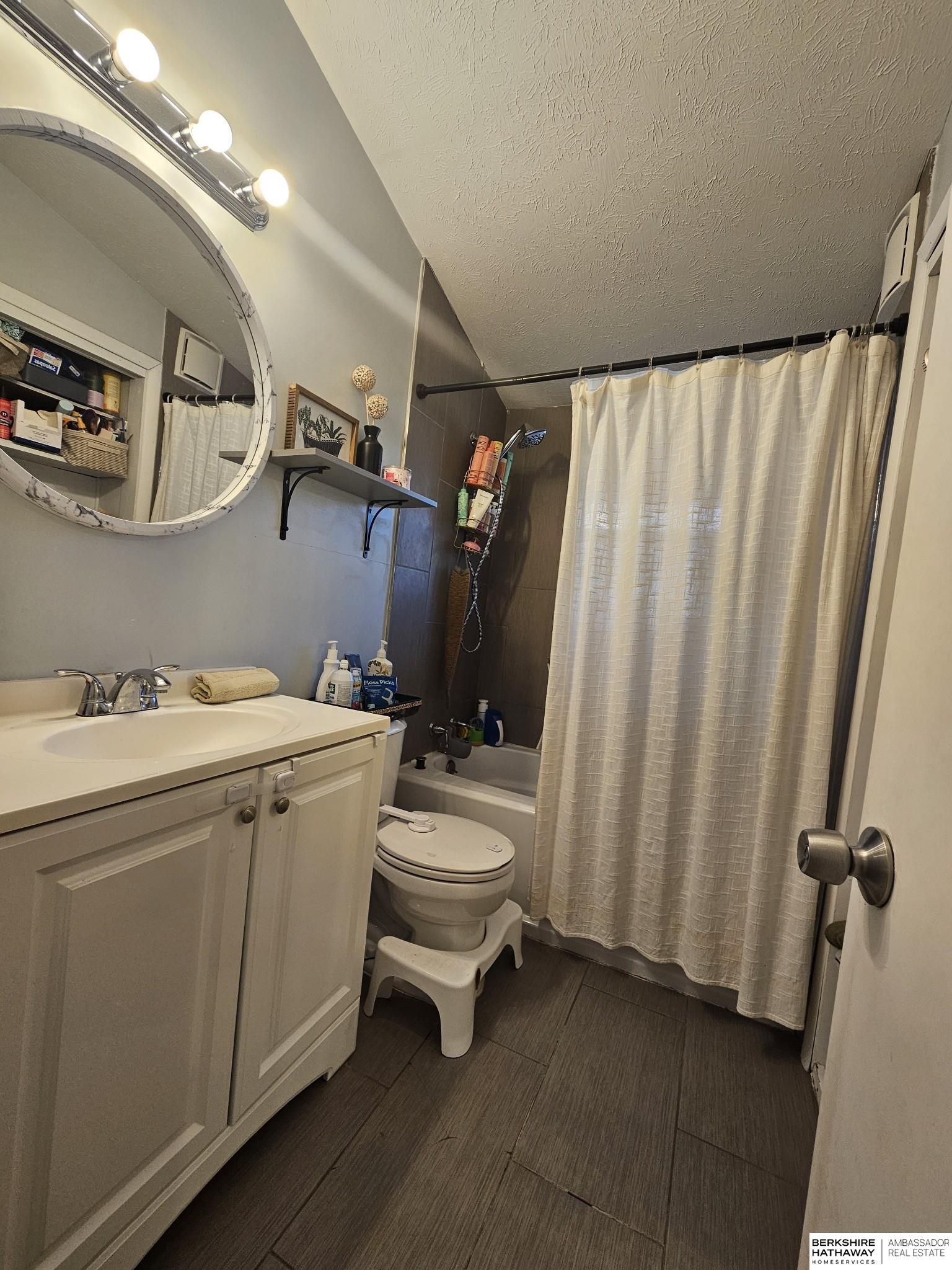 Lincoln, Nebraska 68502, United States, 3 Bedrooms Bedrooms, ,1 BathroomBathrooms,Residential,Pending,17035