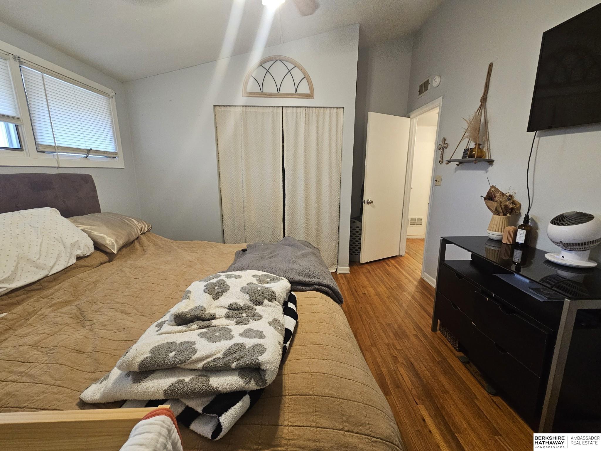 Lincoln, Nebraska 68502, United States, 3 Bedrooms Bedrooms, ,1 BathroomBathrooms,Residential,Pending,17035