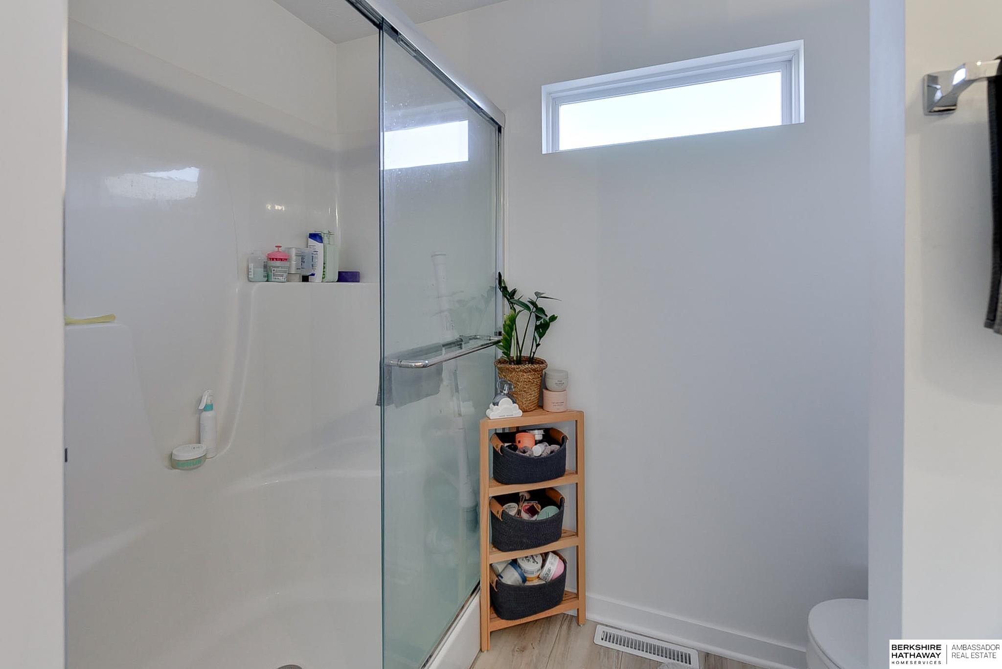 Omaha, Nebraska 68116, United States, 3 Bedrooms Bedrooms, ,3 BathroomsBathrooms,Residential,Active,116217