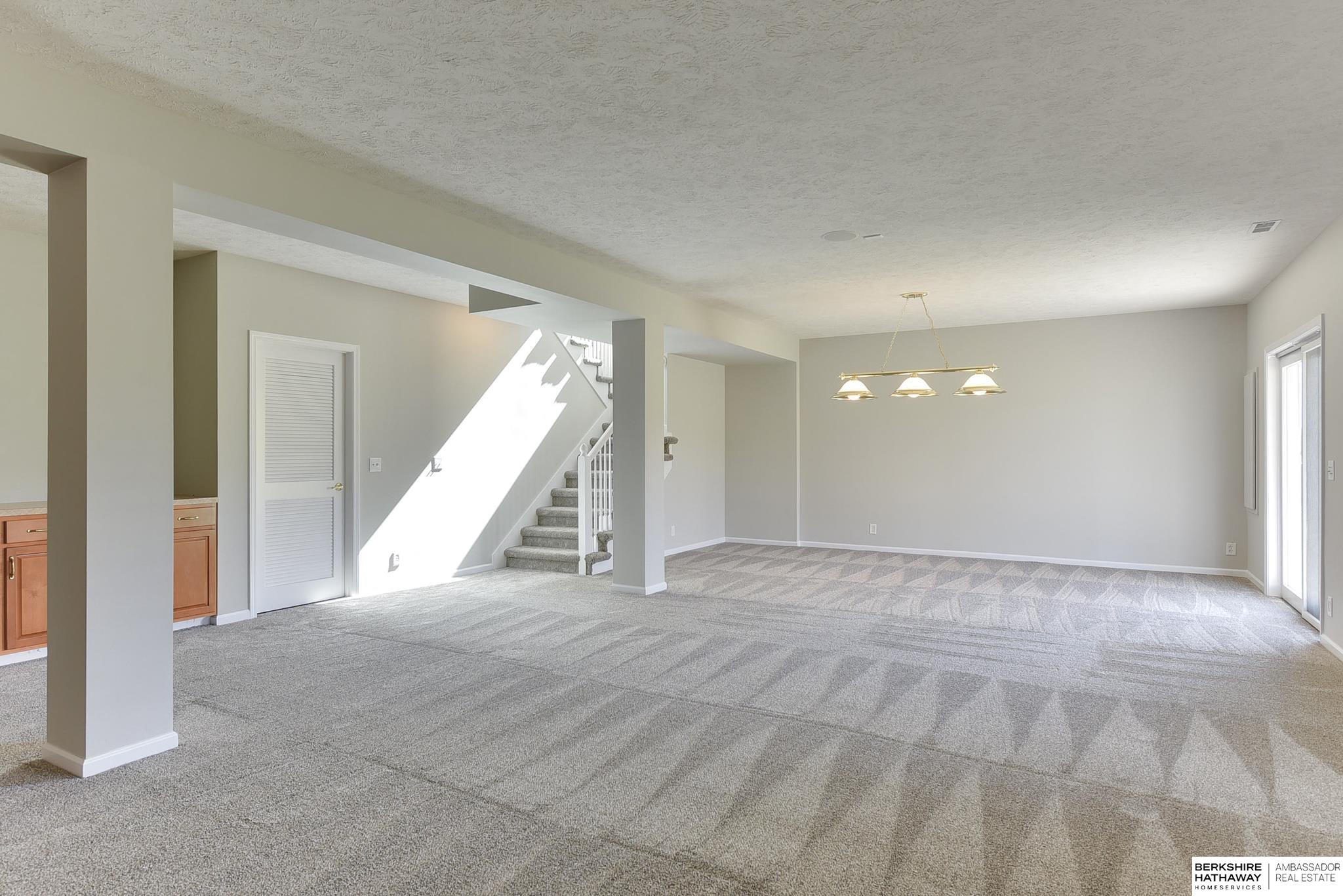 Omaha, Nebraska 68142, United States, 3 Bedrooms Bedrooms, ,3 BathroomsBathrooms,Residential,Pending,107843