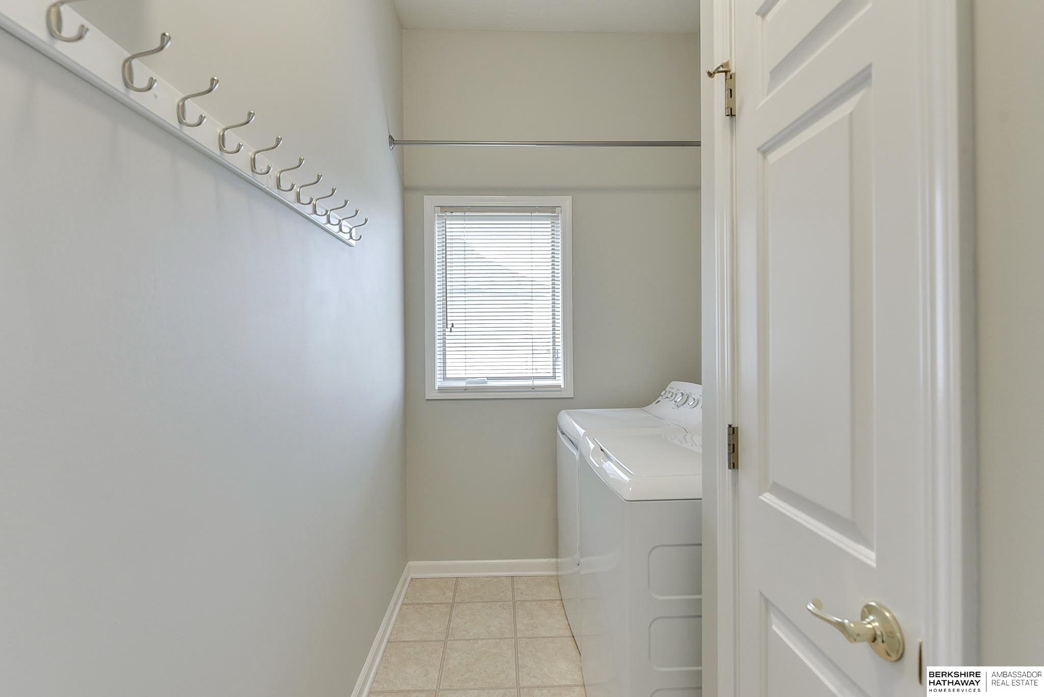 Omaha, Nebraska 68142, United States, 3 Bedrooms Bedrooms, ,3 BathroomsBathrooms,Residential,Pending,107843