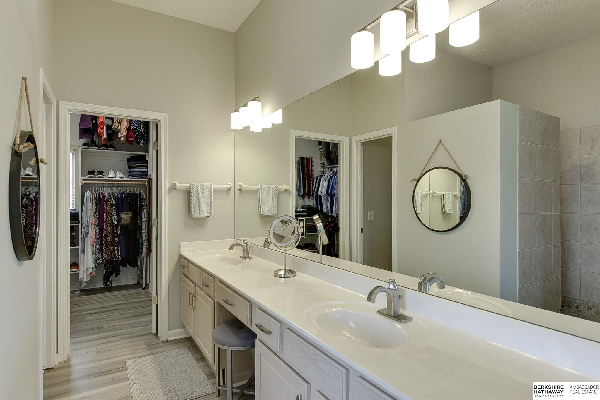 Omaha, Nebraska 68142, United States, 3 Bedrooms Bedrooms, ,3 BathroomsBathrooms,Residential,Pending,107843