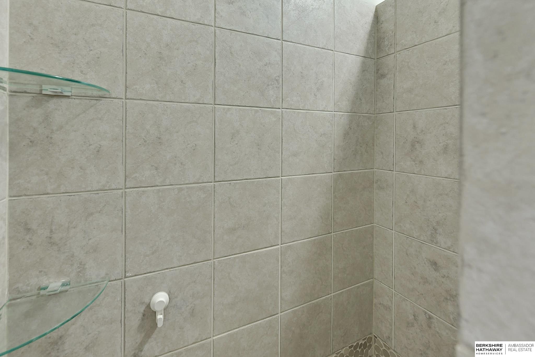 Omaha, Nebraska 68142, United States, 3 Bedrooms Bedrooms, ,3 BathroomsBathrooms,Residential,Pending,107843