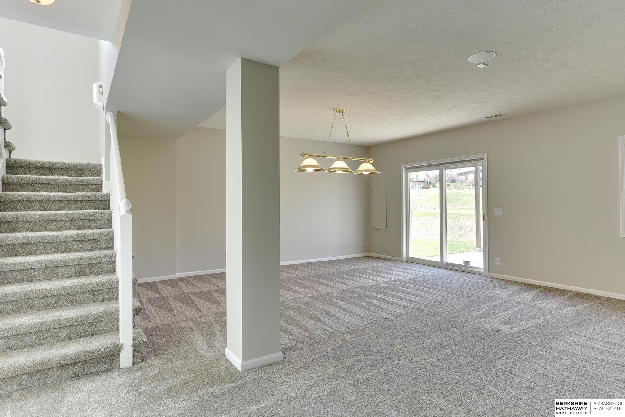 Omaha, Nebraska 68142, United States, 3 Bedrooms Bedrooms, ,3 BathroomsBathrooms,Residential,Pending,107843