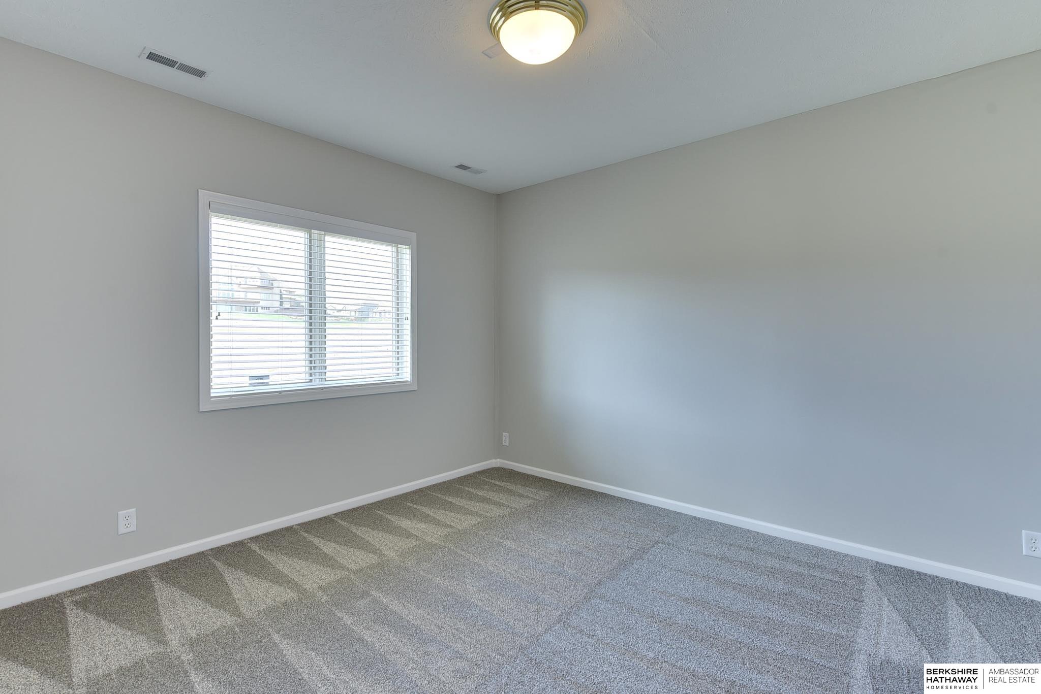 Omaha, Nebraska 68142, United States, 3 Bedrooms Bedrooms, ,3 BathroomsBathrooms,Residential,Pending,107843