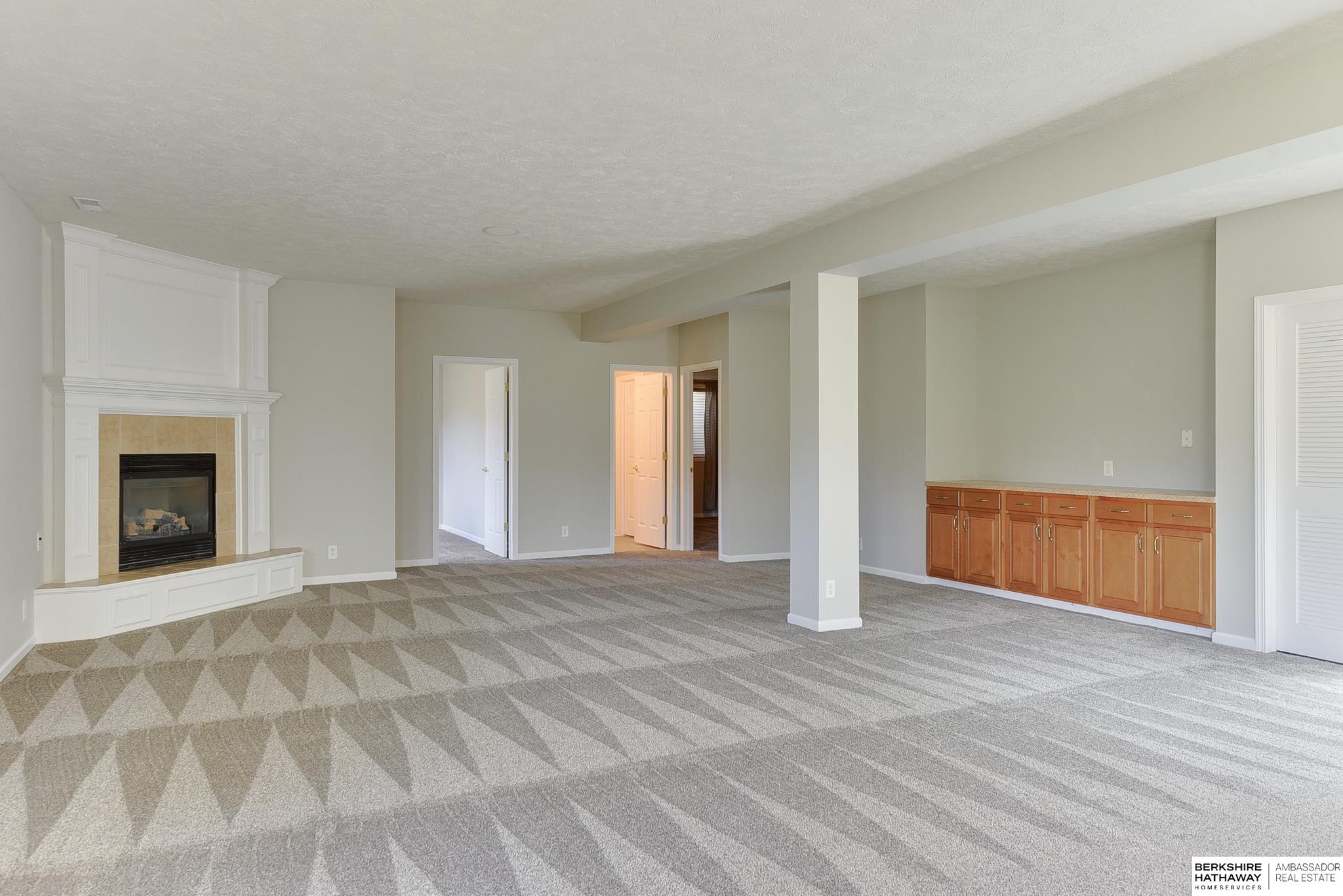 Omaha, Nebraska 68142, United States, 3 Bedrooms Bedrooms, ,3 BathroomsBathrooms,Residential,Pending,107843